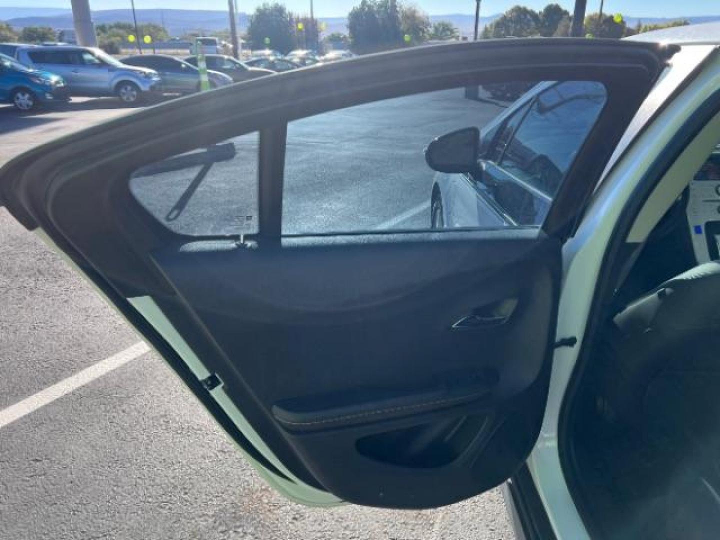 2013 White /Black Chevrolet Volt Premium w/ Navigation and LEP (1G1RH6E47DU) with an 4 CYL Hybrid engine, AUTOMATIC transmission, located at 1865 East Red Hills Pkwy, St. George, 84770, (435) 628-0023, 37.120850, -113.543640 - We specialize in helping ALL people get the best financing available. No matter your credit score, good, bad or none we can get you an amazing rate. Had a bankruptcy, divorce, or repossessions? We give you the green light to get your credit back on the road. Low down and affordable payments that fit - Photo#19