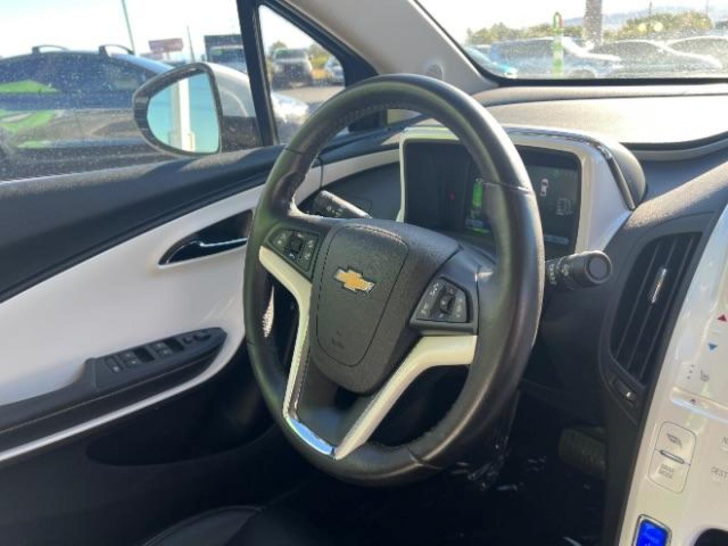 2013 White /Black Chevrolet Volt Premium w/ Navigation and LEP (1G1RH6E47DU) with an 4 CYL Hybrid engine, AUTOMATIC transmission, located at 1865 East Red Hills Pkwy, St. George, 84770, (435) 628-0023, 37.120850, -113.543640 - We specialize in helping ALL people get the best financing available. No matter your credit score, good, bad or none we can get you an amazing rate. Had a bankruptcy, divorce, or repossessions? We give you the green light to get your credit back on the road. Low down and affordable payments that fit - Photo#29