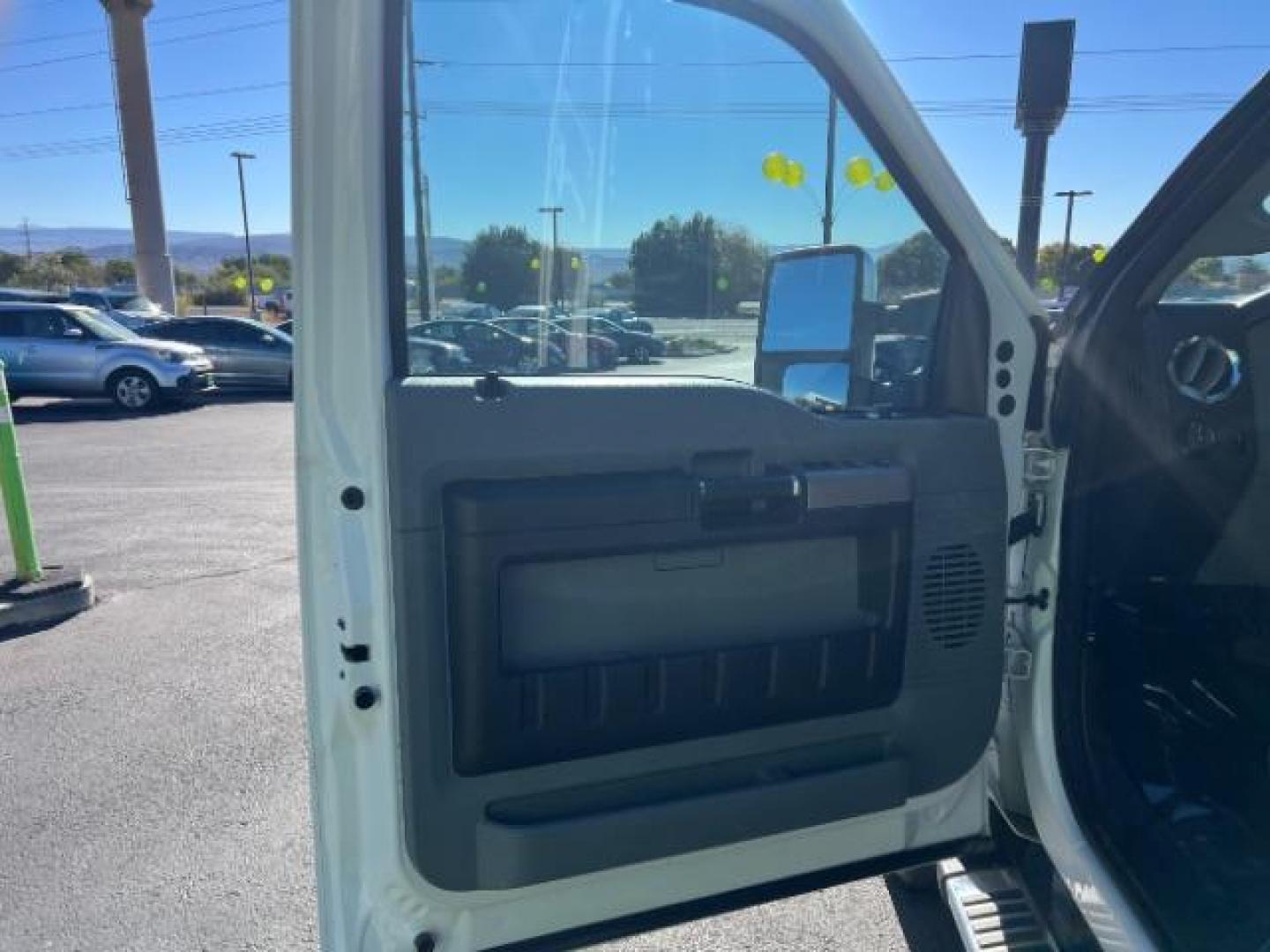 2015 Oxford White /Steel Ford F-250 XLT (1FT7W2BT6FE) with an Powerstroke 6.7L V-8 diesel direct injection engine, Automatic transmission, located at 1865 East Red Hills Pkwy, St. George, 84770, (435) 628-0023, 37.120850, -113.543640 - We specialize in helping ALL people get the best financing available. No matter your credit score, good, bad or none we can get you an amazing rate. Had a bankruptcy, divorce, or repossessions? We give you the green light to get your credit back on the road. Low down and affordable payments that fit - Photo#12
