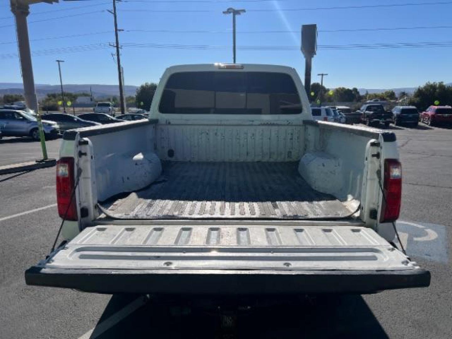 2015 Oxford White /Steel Ford F-250 XLT (1FT7W2BT6FE) with an Powerstroke 6.7L V-8 diesel direct injection engine, Automatic transmission, located at 1865 East Red Hills Pkwy, St. George, 84770, (435) 628-0023, 37.120850, -113.543640 - We specialize in helping ALL people get the best financing available. No matter your credit score, good, bad or none we can get you an amazing rate. Had a bankruptcy, divorce, or repossessions? We give you the green light to get your credit back on the road. Low down and affordable payments that fit - Photo#24