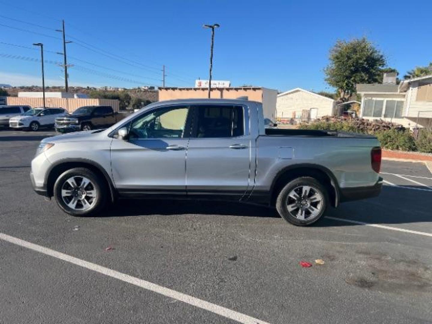 2019 Modern Steel Metallic /Gray Honda Ridgeline RTL (5FPYK3F53KB) with an 3.5L V-6 gasoline direct injection engine, Automatic transmission, located at 1865 East Red Hills Pkwy, St. George, 84770, (435) 628-0023, 37.120850, -113.543640 - We specialize in helping ALL people get the best financing available. No matter your credit score, good, bad or none we can get you an amazing rate. Had a bankruptcy, divorce, or repossessions? We give you the green light to get your credit back on the road. Low down and affordable payments that fit - Photo#3