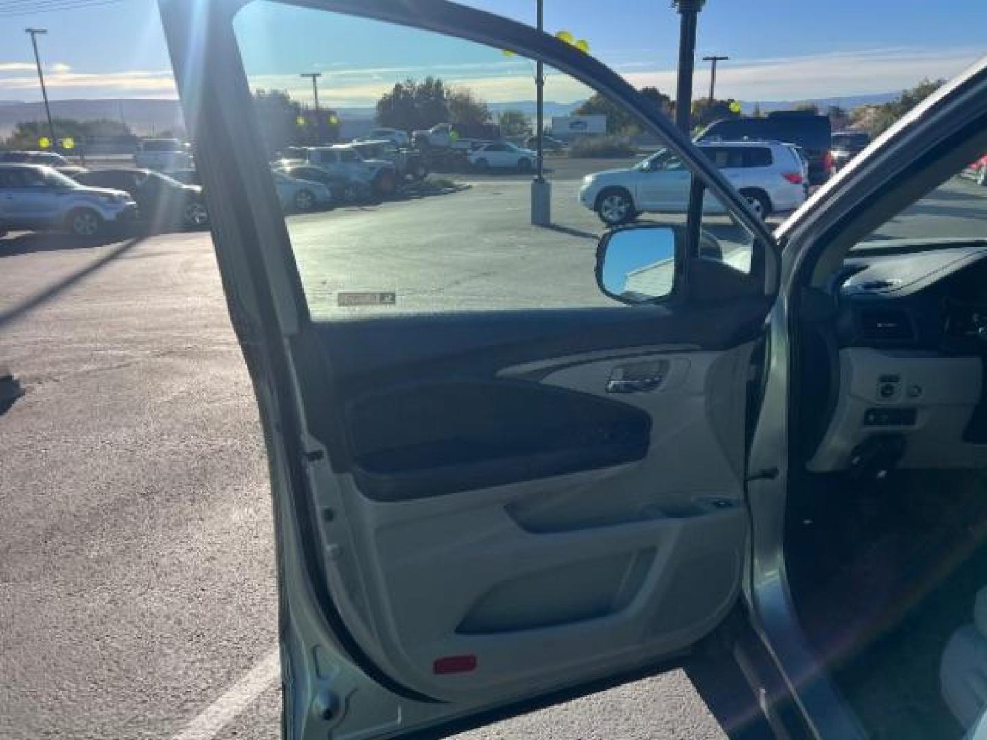 2019 Modern Steel Metallic /Gray Honda Ridgeline RTL (5FPYK3F53KB) with an 3.5L V-6 gasoline direct injection engine, Automatic transmission, located at 1865 East Red Hills Pkwy, St. George, 84770, (435) 628-0023, 37.120850, -113.543640 - We specialize in helping ALL people get the best financing available. No matter your credit score, good, bad or none we can get you an amazing rate. Had a bankruptcy, divorce, or repossessions? We give you the green light to get your credit back on the road. Low down and affordable payments that fit - Photo#12