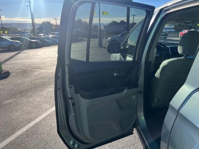 2019 Modern Steel Metallic /Gray Honda Ridgeline RTL (5FPYK3F53KB) with an 3.5L V-6 gasoline direct injection engine, Automatic transmission, located at 1865 East Red Hills Pkwy, St. George, 84770, (435) 628-0023, 37.120850, -113.543640 - We specialize in helping ALL people get the best financing available. No matter your credit score, good, bad or none we can get you an amazing rate. Had a bankruptcy, divorce, or repossessions? We give you the green light to get your credit back on the road. Low down and affordable payments that fit - Photo#19