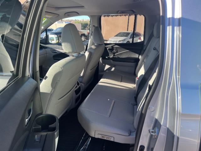 2019 Modern Steel Metallic /Gray Honda Ridgeline RTL (5FPYK3F53KB) with an 3.5L V-6 gasoline direct injection engine, Automatic transmission, located at 1865 East Red Hills Pkwy, St. George, 84770, (435) 628-0023, 37.120850, -113.543640 - We specialize in helping ALL people get the best financing available. No matter your credit score, good, bad or none we can get you an amazing rate. Had a bankruptcy, divorce, or repossessions? We give you the green light to get your credit back on the road. Low down and affordable payments that fit - Photo#20