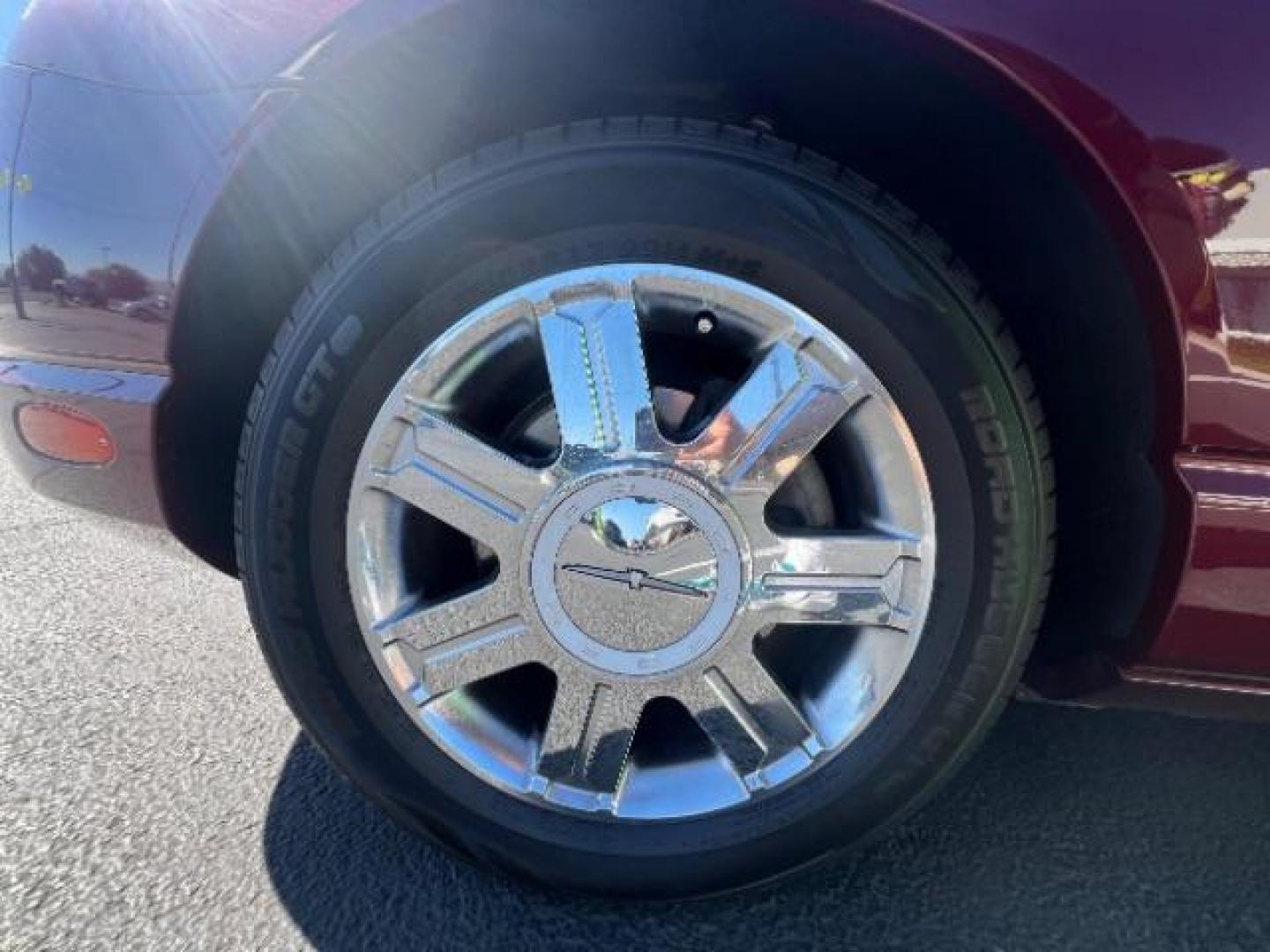 2004 Maroon /Beige Ford Thunderbird Deluxe (1FAHP60A74Y) , Automatic transmission, located at 1865 East Red Hills Pkwy, St. George, 84770, (435) 628-0023, 37.120850, -113.543640 - Photo#9
