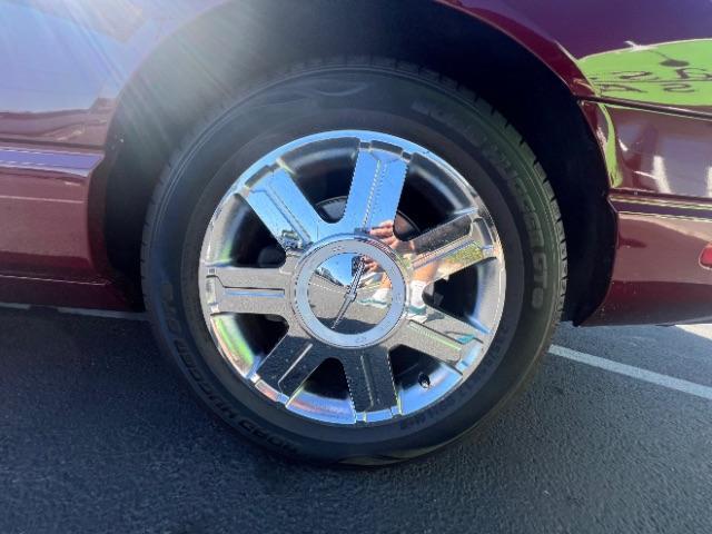 2004 Maroon /Beige Ford Thunderbird Deluxe (1FAHP60A74Y) , Automatic transmission, located at 1865 East Red Hills Pkwy, St. George, 84770, (435) 628-0023, 37.120850, -113.543640 - Photo#10