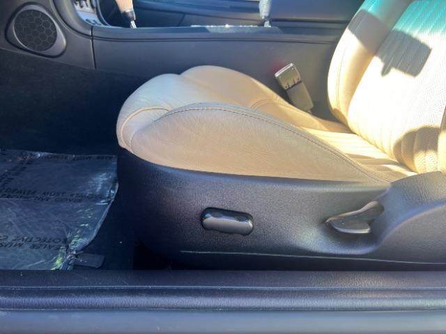 2004 Maroon /Beige Ford Thunderbird Deluxe (1FAHP60A74Y) , Automatic transmission, located at 1865 East Red Hills Pkwy, St. George, 84770, (435) 628-0023, 37.120850, -113.543640 - Photo#13