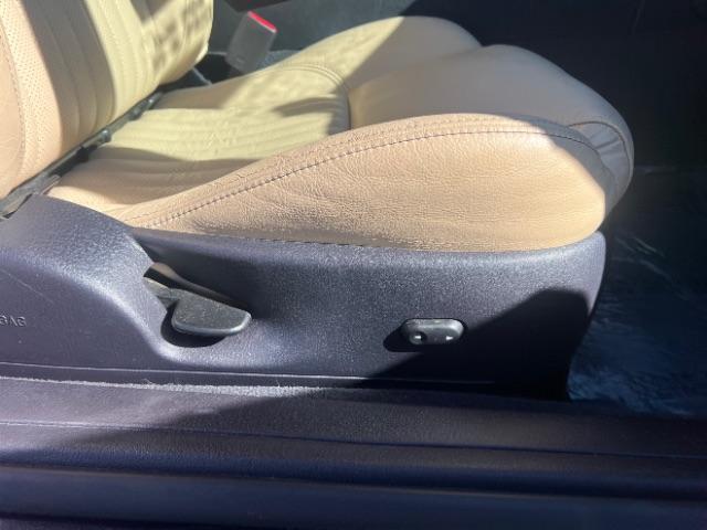 2004 Maroon /Beige Ford Thunderbird Deluxe (1FAHP60A74Y) , Automatic transmission, located at 1865 East Red Hills Pkwy, St. George, 84770, (435) 628-0023, 37.120850, -113.543640 - Photo#22