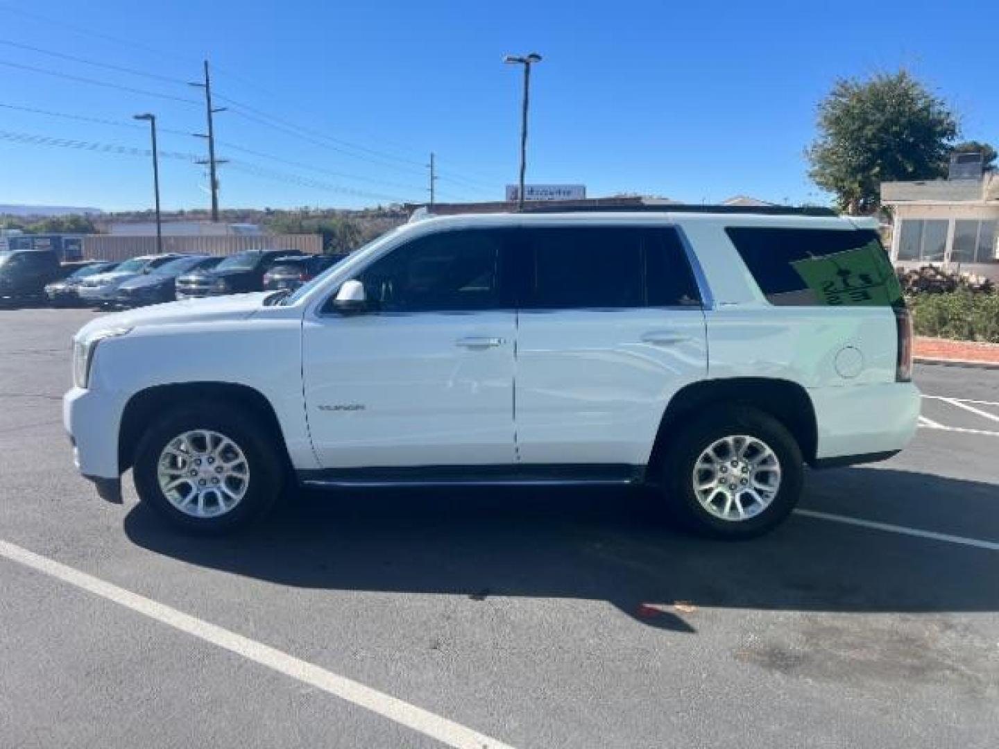 2020 Summit White /Jet Black GMC Yukon 4WD SLT (1GKS2BKC6LR) with an EcoTec3 5.3L V-8 gasoline direct injection engine, Automatic transmission, located at 1865 East Red Hills Pkwy, St. George, 84770, (435) 628-0023, 37.120850, -113.543640 - We specialize in helping ALL people get the best financing available. No matter your credit score, good, bad or none we can get you an amazing rate. Had a bankruptcy, divorce, or repossessions? We give you the green light to get your credit back on the road. Low down and affordable payments that fit - Photo#3