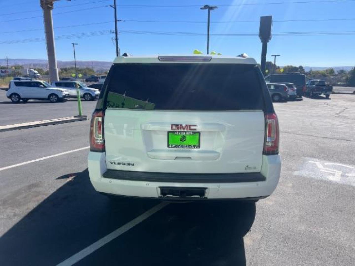 2020 Summit White /Jet Black GMC Yukon 4WD SLT (1GKS2BKC6LR) with an EcoTec3 5.3L V-8 gasoline direct injection engine, Automatic transmission, located at 1865 East Red Hills Pkwy, St. George, 84770, (435) 628-0023, 37.120850, -113.543640 - We specialize in helping ALL people get the best financing available. No matter your credit score, good, bad or none we can get you an amazing rate. Had a bankruptcy, divorce, or repossessions? We give you the green light to get your credit back on the road. Low down and affordable payments that fit - Photo#5