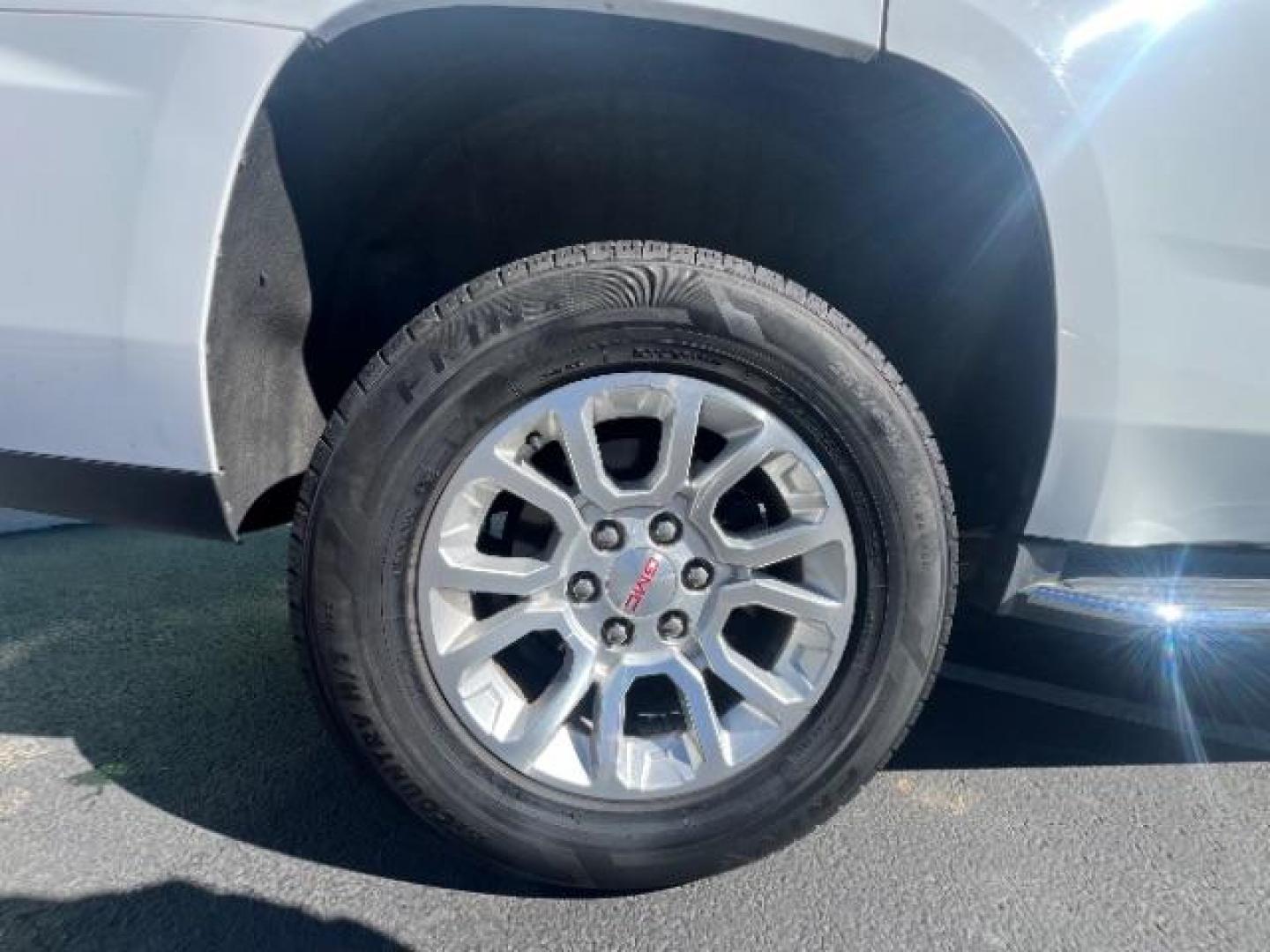 2020 Summit White /Jet Black GMC Yukon 4WD SLT (1GKS2BKC6LR) with an EcoTec3 5.3L V-8 gasoline direct injection engine, Automatic transmission, located at 1865 East Red Hills Pkwy, St. George, 84770, (435) 628-0023, 37.120850, -113.543640 - We specialize in helping ALL people get the best financing available. No matter your credit score, good, bad or none we can get you an amazing rate. Had a bankruptcy, divorce, or repossessions? We give you the green light to get your credit back on the road. Low down and affordable payments that fit - Photo#9