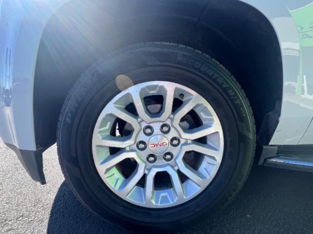 2020 Summit White /Jet Black GMC Yukon 4WD SLT (1GKS2BKC6LR) with an EcoTec3 5.3L V-8 gasoline direct injection engine, Automatic transmission, located at 1865 East Red Hills Pkwy, St. George, 84770, (435) 628-0023, 37.120850, -113.543640 - Photo#11