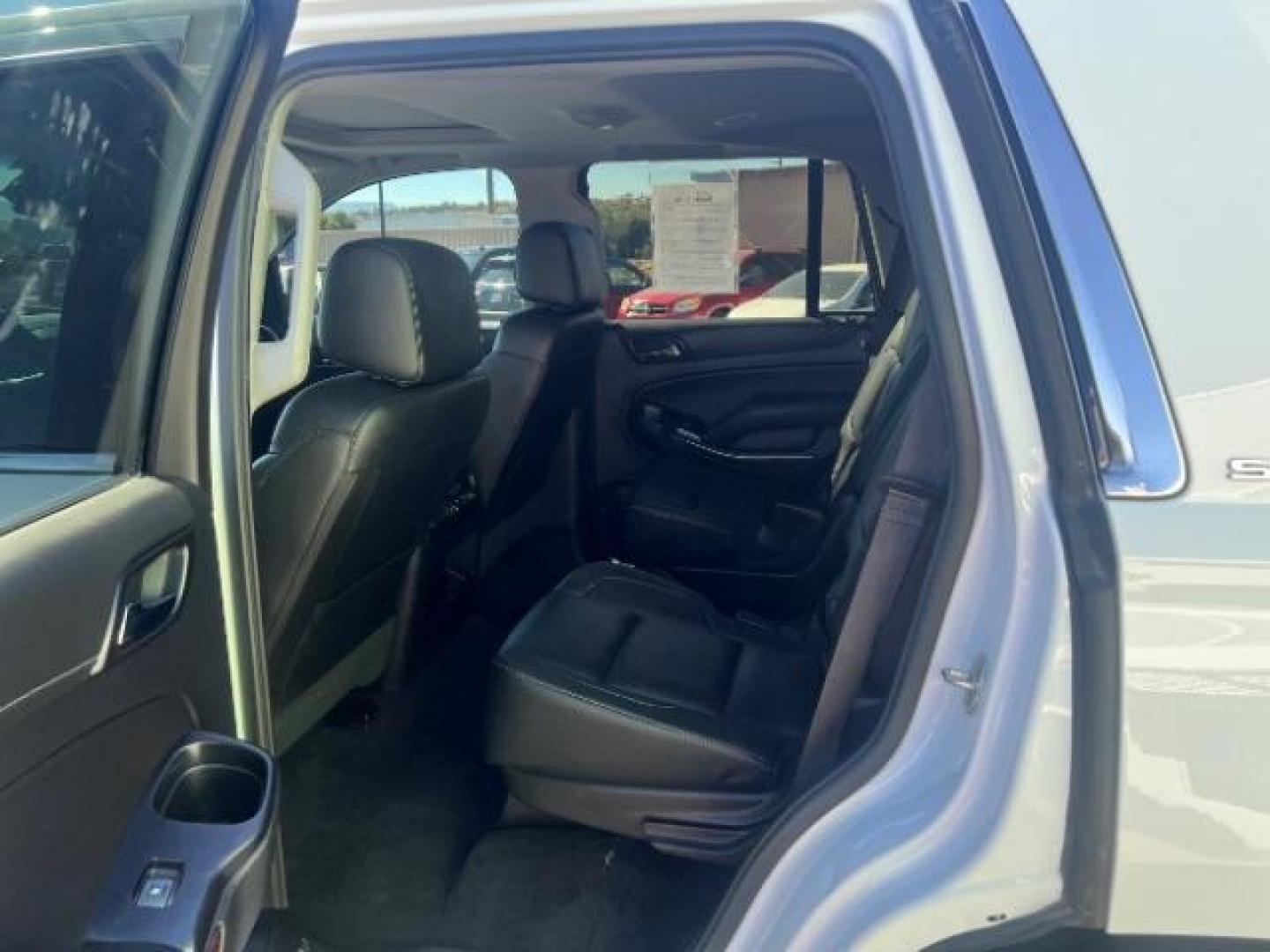 2020 Summit White /Jet Black GMC Yukon 4WD SLT (1GKS2BKC6LR) with an EcoTec3 5.3L V-8 gasoline direct injection engine, Automatic transmission, located at 1865 East Red Hills Pkwy, St. George, 84770, (435) 628-0023, 37.120850, -113.543640 - We specialize in helping ALL people get the best financing available. No matter your credit score, good, bad or none we can get you an amazing rate. Had a bankruptcy, divorce, or repossessions? We give you the green light to get your credit back on the road. Low down and affordable payments that fit - Photo#21