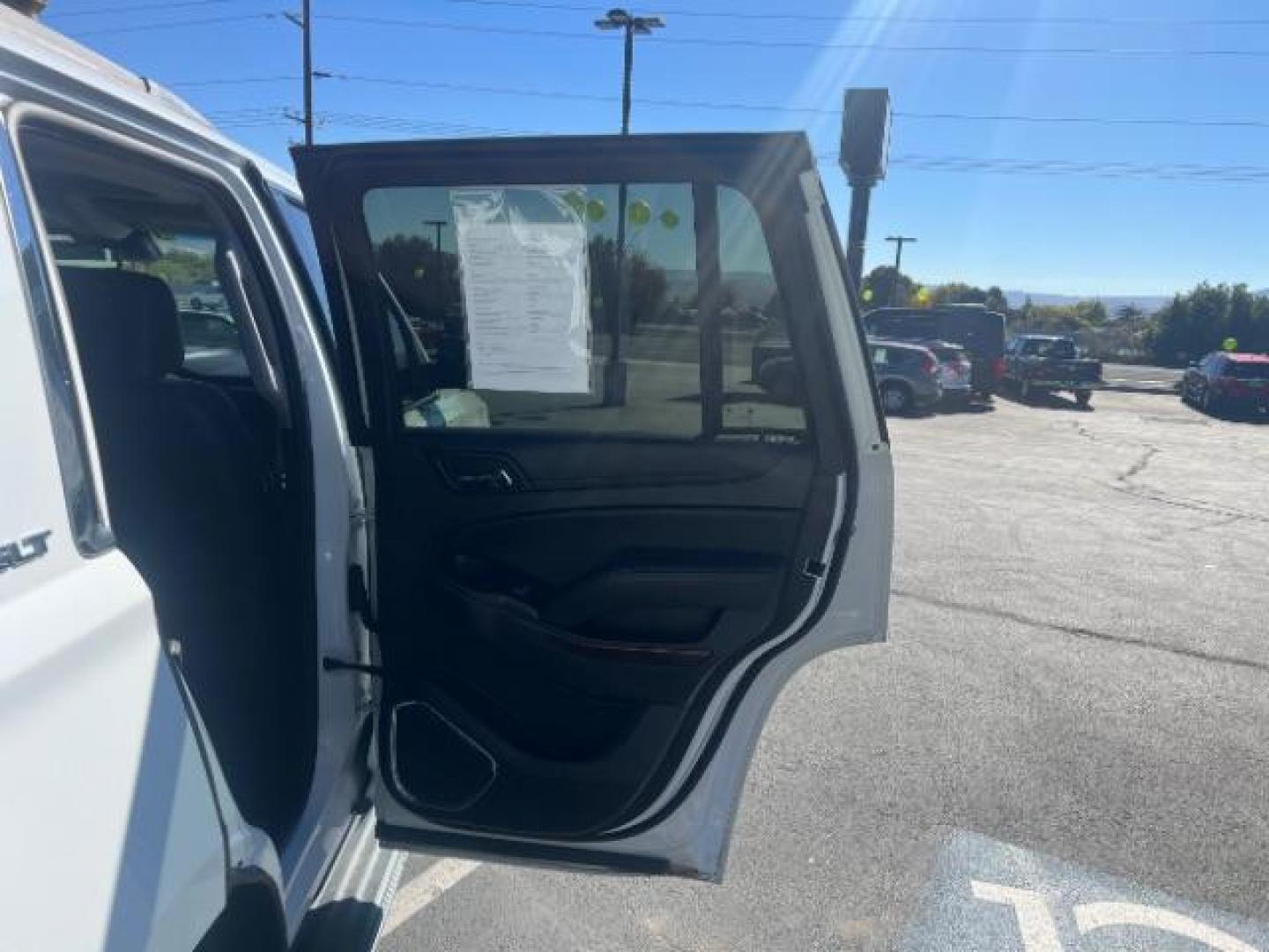 2020 Summit White /Jet Black GMC Yukon 4WD SLT (1GKS2BKC6LR) with an EcoTec3 5.3L V-8 gasoline direct injection engine, Automatic transmission, located at 1865 East Red Hills Pkwy, St. George, 84770, (435) 628-0023, 37.120850, -113.543640 - We specialize in helping ALL people get the best financing available. No matter your credit score, good, bad or none we can get you an amazing rate. Had a bankruptcy, divorce, or repossessions? We give you the green light to get your credit back on the road. Low down and affordable payments that fit - Photo#27