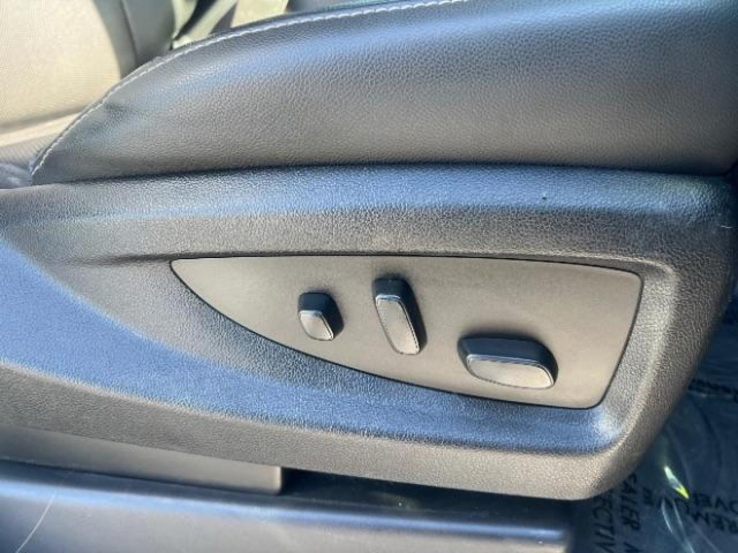 2020 Summit White /Jet Black GMC Yukon 4WD SLT (1GKS2BKC6LR) with an EcoTec3 5.3L V-8 gasoline direct injection engine, Automatic transmission, located at 1865 East Red Hills Pkwy, St. George, 84770, (435) 628-0023, 37.120850, -113.543640 - We specialize in helping ALL people get the best financing available. No matter your credit score, good, bad or none we can get you an amazing rate. Had a bankruptcy, divorce, or repossessions? We give you the green light to get your credit back on the road. Low down and affordable payments that fit - Photo#30