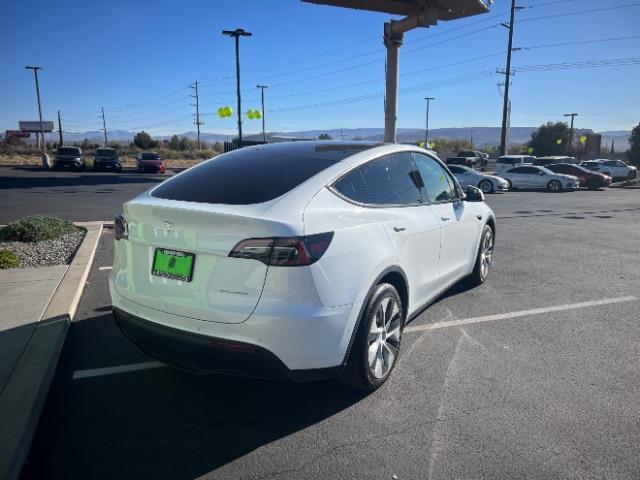 2022 Pearl White Multi-Coat /Black Tesla Model Y Long Range Dual Motor All-Wheel Drive (7SAYGAEEXNF) with an ELECTRIC engine, Automatic transmission, located at 1865 East Red Hills Pkwy, St. George, 84770, (435) 628-0023, 37.120850, -113.543640 - Excellent Tesla Model Y Long Range All Wheel Drive with 3rd row! 7 Seats! Battery is 90% healthy. Gets 290 on full charge. Still has remaining 120k mile Tesla warranty on battery and motor. We have aftermarkt battery warranties available. Southern Utah's Tesla Experts 4 Seasons Auto DL 7932 - Photo#8