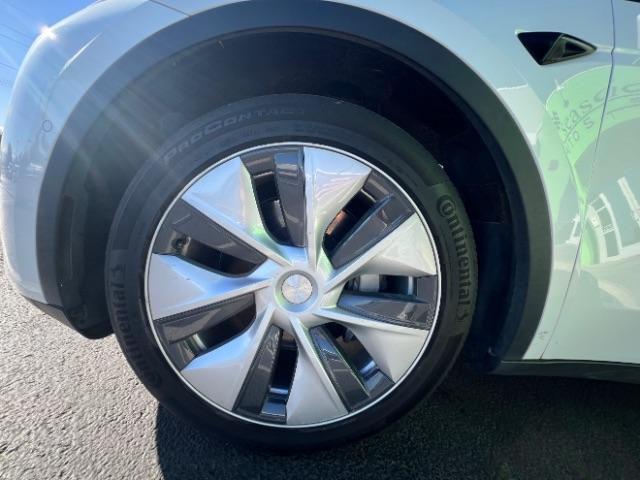 2022 Pearl White Multi-Coat /Black Tesla Model Y Long Range Dual Motor All-Wheel Drive (7SAYGAEEXNF) with an ELECTRIC engine, Automatic transmission, located at 1865 East Red Hills Pkwy, St. George, 84770, (435) 628-0023, 37.120850, -113.543640 - Excellent Tesla Model Y Long Range All Wheel Drive with 3rd row! 7 Seats! Battery is 90% healthy. Gets 290 on full charge. Still has remaining 120k mile Tesla warranty on battery and motor. We have aftermarkt battery warranties available. Southern Utah's Tesla Experts 4 Seasons Auto DL 7932 - Photo#12