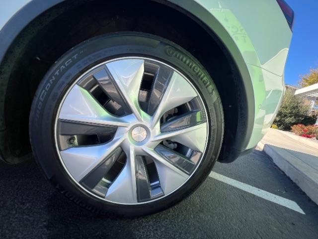 2022 Pearl White Multi-Coat /Black Tesla Model Y Long Range Dual Motor All-Wheel Drive (7SAYGAEEXNF) with an ELECTRIC engine, Automatic transmission, located at 1865 East Red Hills Pkwy, St. George, 84770, (435) 628-0023, 37.120850, -113.543640 - Excellent Tesla Model Y Long Range All Wheel Drive with 3rd row! 7 Seats! Battery is 90% healthy. Gets 290 on full charge. Still has remaining 120k mile Tesla warranty on battery and motor. We have aftermarkt battery warranties available. Southern Utah's Tesla Experts 4 Seasons Auto DL 7932 - Photo#13