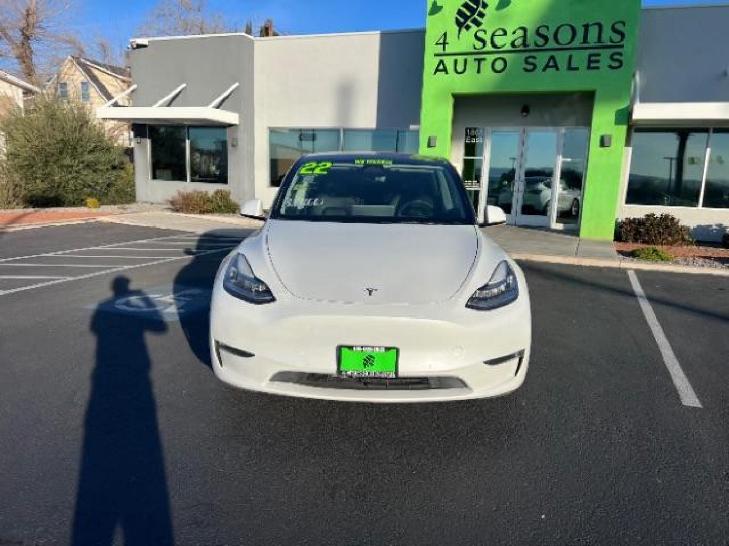 2022 Pearl White Multi-Coat /Black Tesla Model Y Long Range Dual Motor All-Wheel Drive (7SAYGAEEXNF) with an ELECTRIC engine, Automatic transmission, located at 1865 East Red Hills Pkwy, St. George, 84770, (435) 628-0023, 37.120850, -113.543640 - Photo#3