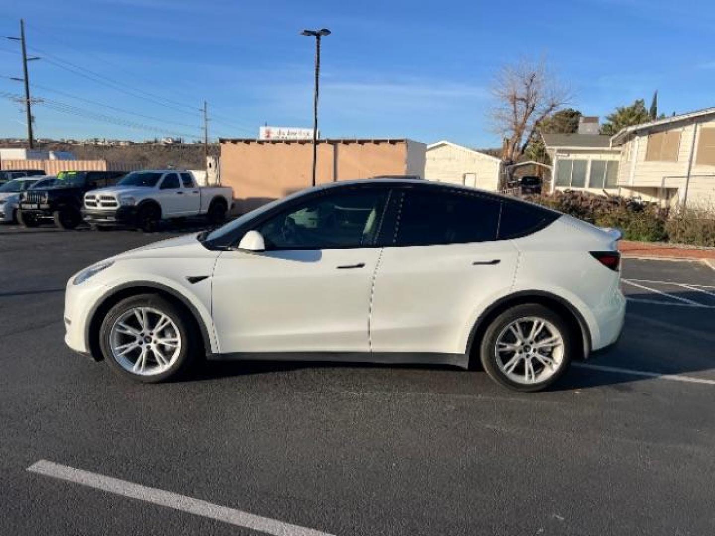 2022 Pearl White Multi-Coat /Black Tesla Model Y Long Range Dual Motor All-Wheel Drive (7SAYGAEEXNF) with an ELECTRIC engine, Automatic transmission, located at 1865 East Red Hills Pkwy, St. George, 84770, (435) 628-0023, 37.120850, -113.543640 - Photo#5