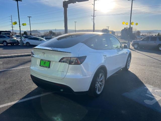 2022 Pearl White Multi-Coat /Black Tesla Model Y Long Range Dual Motor All-Wheel Drive (7SAYGAEEXNF) with an ELECTRIC engine, Automatic transmission, located at 1865 East Red Hills Pkwy, St. George, 84770, (435) 628-0023, 37.120850, -113.543640 - Excellent Tesla Model Y Long Range All Wheel Drive with 3rd row! 7 Seats! All our Teslas come with charging kit Battery is 90% healthy. Gets 290 on full charge. Still has remaining 120k mile Tesla warranty on battery and motor. We have aftermarkt battery warranties available. Southern Utah's Te - Photo#8