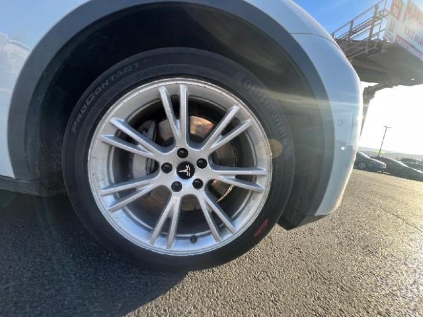 2022 Pearl White Multi-Coat /Black Tesla Model Y Long Range Dual Motor All-Wheel Drive (7SAYGAEEXNF) with an ELECTRIC engine, Automatic transmission, located at 1865 East Red Hills Pkwy, St. George, 84770, (435) 628-0023, 37.120850, -113.543640 - Photo#10