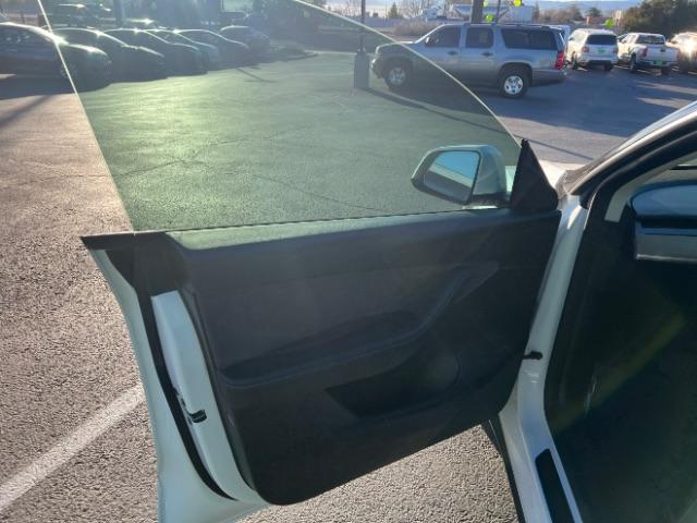 2022 Pearl White Multi-Coat /Black Tesla Model Y Long Range Dual Motor All-Wheel Drive (7SAYGAEEXNF) with an ELECTRIC engine, Automatic transmission, located at 1865 East Red Hills Pkwy, St. George, 84770, (435) 628-0023, 37.120850, -113.543640 - Excellent Tesla Model Y Long Range All Wheel Drive with 3rd row! 7 Seats! All our Teslas come with charging kit Battery is 90% healthy. Gets 290 on full charge. Still has remaining 120k mile Tesla warranty on battery and motor. We have aftermarkt battery warranties available. Southern Utah's Te - Photo#14