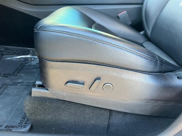 2022 Pearl White Multi-Coat /Black Tesla Model Y Long Range Dual Motor All-Wheel Drive (7SAYGAEEXNF) with an ELECTRIC engine, Automatic transmission, located at 1865 East Red Hills Pkwy, St. George, 84770, (435) 628-0023, 37.120850, -113.543640 - Excellent Tesla Model Y Long Range All Wheel Drive with 3rd row! 7 Seats! All our Teslas come with charging kit Battery is 90% healthy. Gets 290 on full charge. Still has remaining 120k mile Tesla warranty on battery and motor. We have aftermarkt battery warranties available. Southern Utah's Te - Photo#15