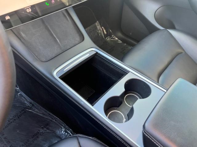 2022 Pearl White Multi-Coat /Black Tesla Model Y Long Range Dual Motor All-Wheel Drive (7SAYGAEEXNF) with an ELECTRIC engine, Automatic transmission, located at 1865 East Red Hills Pkwy, St. George, 84770, (435) 628-0023, 37.120850, -113.543640 - Excellent Tesla Model Y Long Range All Wheel Drive with 3rd row! 7 Seats! All our Teslas come with charging kit Battery is 90% healthy. Gets 290 on full charge. Still has remaining 120k mile Tesla warranty on battery and motor. We have aftermarkt battery warranties available. Southern Utah's Te - Photo#18