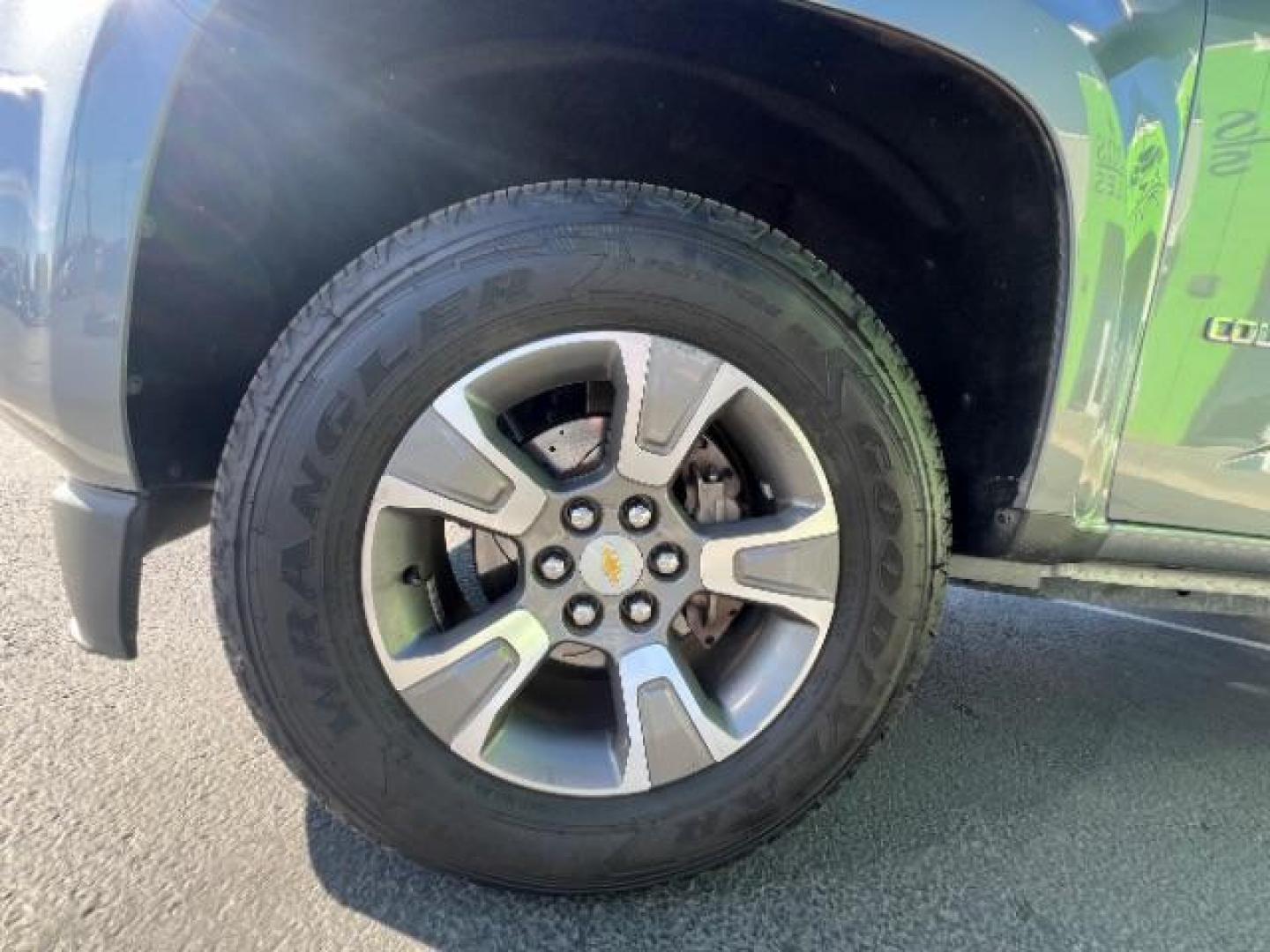 2020 Shadow Gray Metallic /Jet Black Chevrolet Colorado 2WD Crew Cab Short Box Z71 (1GCGSDEN3L1) with an 3.6L V-6 gasoline direct injection engine, Automatic transmission, located at 1865 East Red Hills Pkwy, St. George, 84770, (435) 628-0023, 37.120850, -113.543640 - We specialize in helping ALL people get the best financing available. No matter your credit score, good, bad or none we can get you an amazing rate. Had a bankruptcy, divorce, or repossessions? We give you the green light to get your credit back on the road. Low down and affordable payments that fit - Photo#10