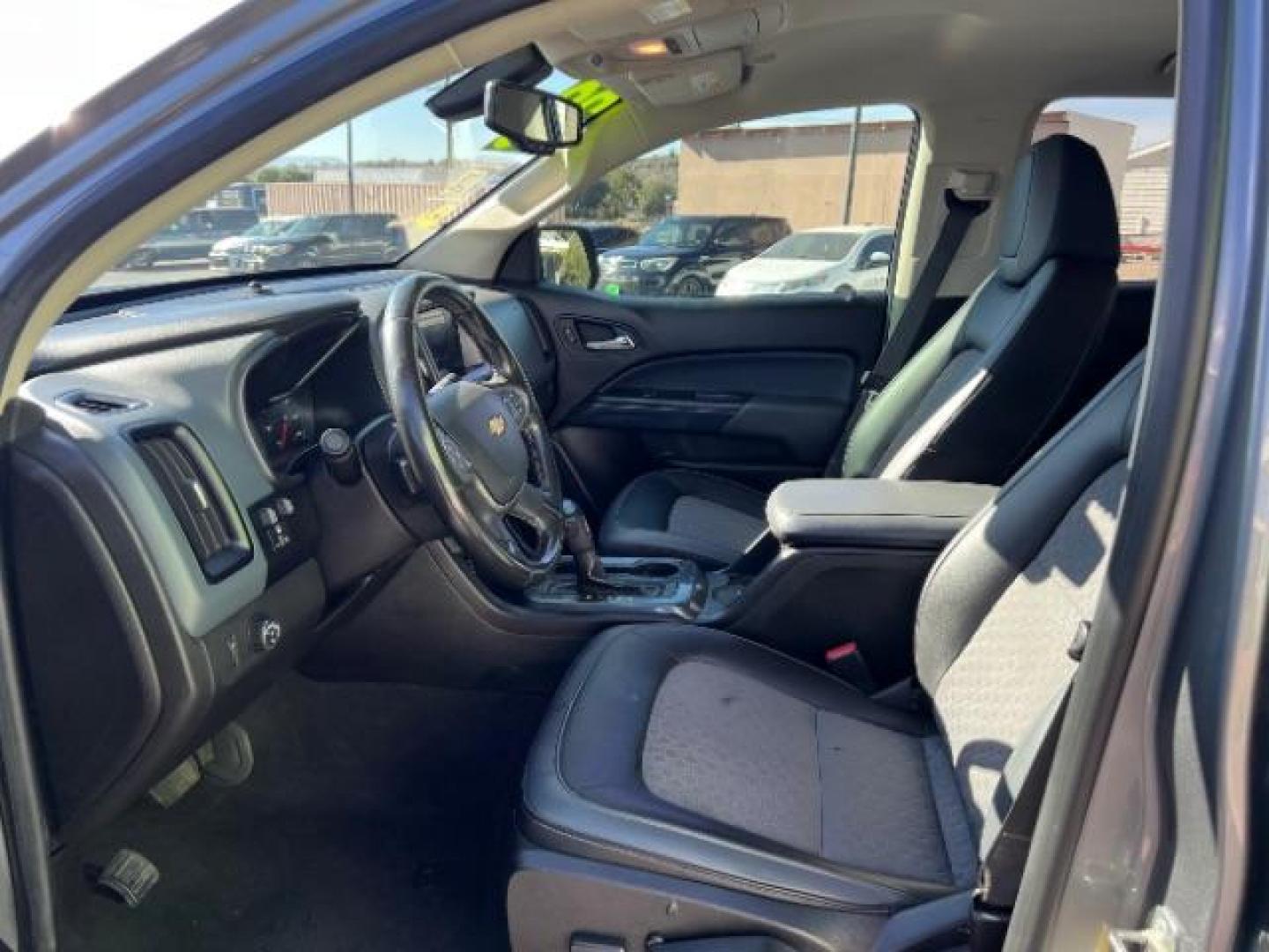 2020 Shadow Gray Metallic /Jet Black Chevrolet Colorado 2WD Crew Cab Short Box Z71 (1GCGSDEN3L1) with an 3.6L V-6 gasoline direct injection engine, Automatic transmission, located at 1865 East Red Hills Pkwy, St. George, 84770, (435) 628-0023, 37.120850, -113.543640 - We specialize in helping ALL people get the best financing available. No matter your credit score, good, bad or none we can get you an amazing rate. Had a bankruptcy, divorce, or repossessions? We give you the green light to get your credit back on the road. Low down and affordable payments that fit - Photo#14