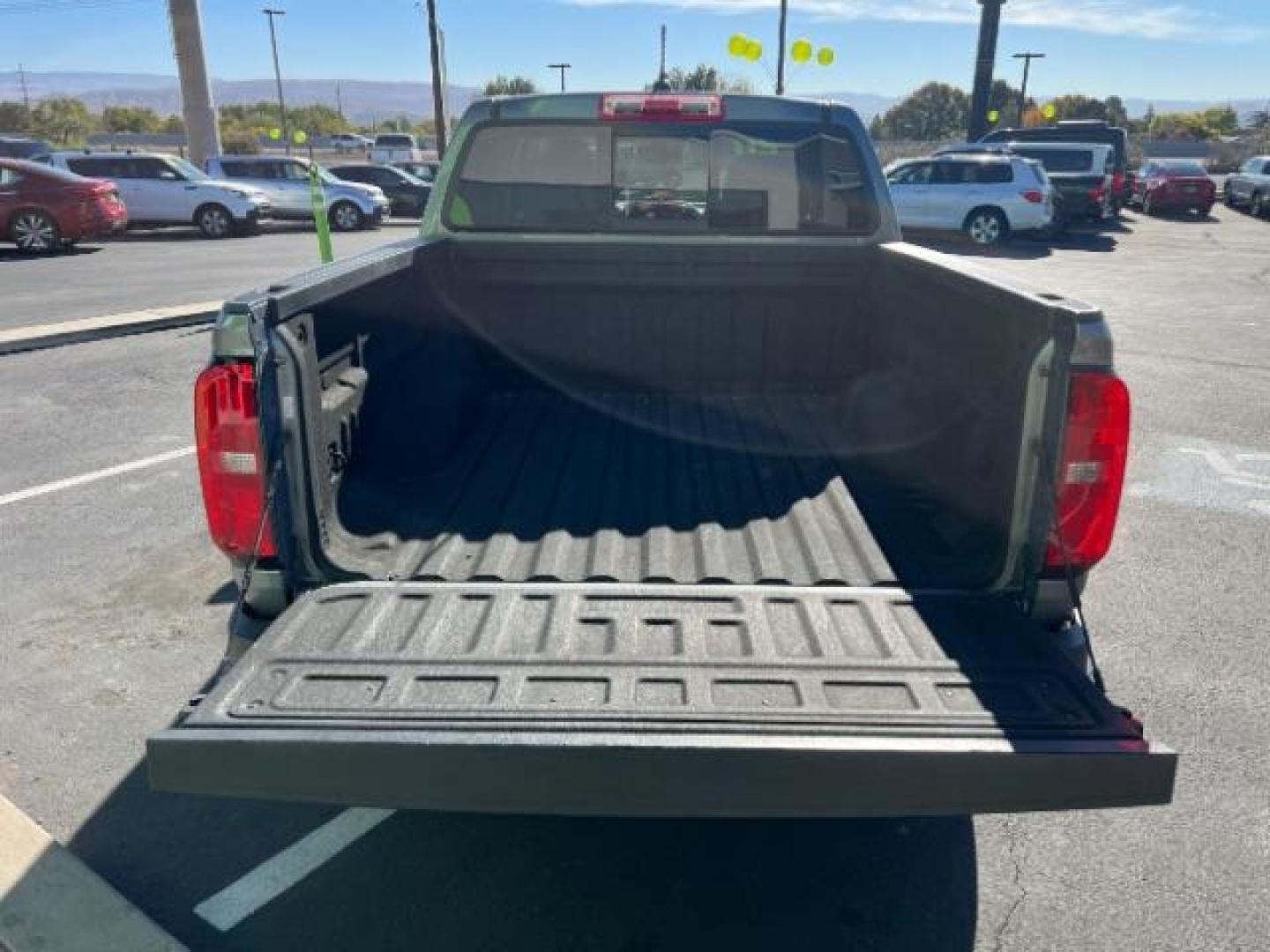 2020 Shadow Gray Metallic /Jet Black Chevrolet Colorado 2WD Crew Cab Short Box Z71 (1GCGSDEN3L1) with an 3.6L V-6 gasoline direct injection engine, Automatic transmission, located at 1865 East Red Hills Pkwy, St. George, 84770, (435) 628-0023, 37.120850, -113.543640 - We specialize in helping ALL people get the best financing available. No matter your credit score, good, bad or none we can get you an amazing rate. Had a bankruptcy, divorce, or repossessions? We give you the green light to get your credit back on the road. Low down and affordable payments that fit - Photo#24