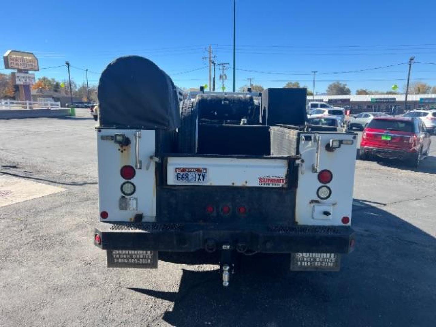 2017 Oxford White /Medium Earth Gray Ford F-550 Chassis XLT (1FD0W5HT1HE) with an Powerstroke 6.7L V-8 diesel direct injection engine, Automatic transmission, located at 940 North Main Street, Cedar City, UT, 84720, (435) 628-0023, 37.692936, -113.061897 - Photo#5