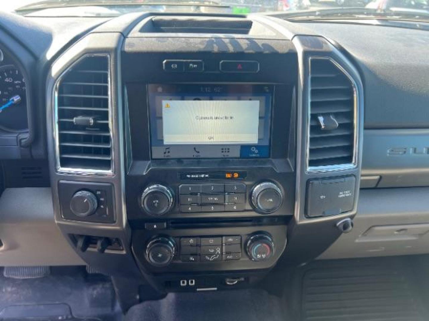 2017 Oxford White /Medium Earth Gray Ford F-550 Chassis XLT (1FD0W5HT1HE) with an Powerstroke 6.7L V-8 diesel direct injection engine, Automatic transmission, located at 940 North Main Street, Cedar City, UT, 84720, (435) 628-0023, 37.692936, -113.061897 - Photo#17