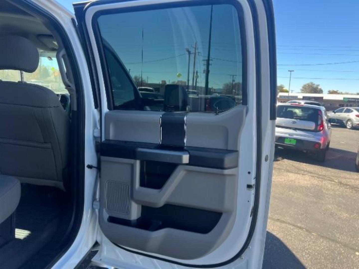 2017 Oxford White /Medium Earth Gray Ford F-550 Chassis XLT (1FD0W5HT1HE) with an Powerstroke 6.7L V-8 diesel direct injection engine, Automatic transmission, located at 940 North Main Street, Cedar City, UT, 84720, (435) 628-0023, 37.692936, -113.061897 - Photo#24