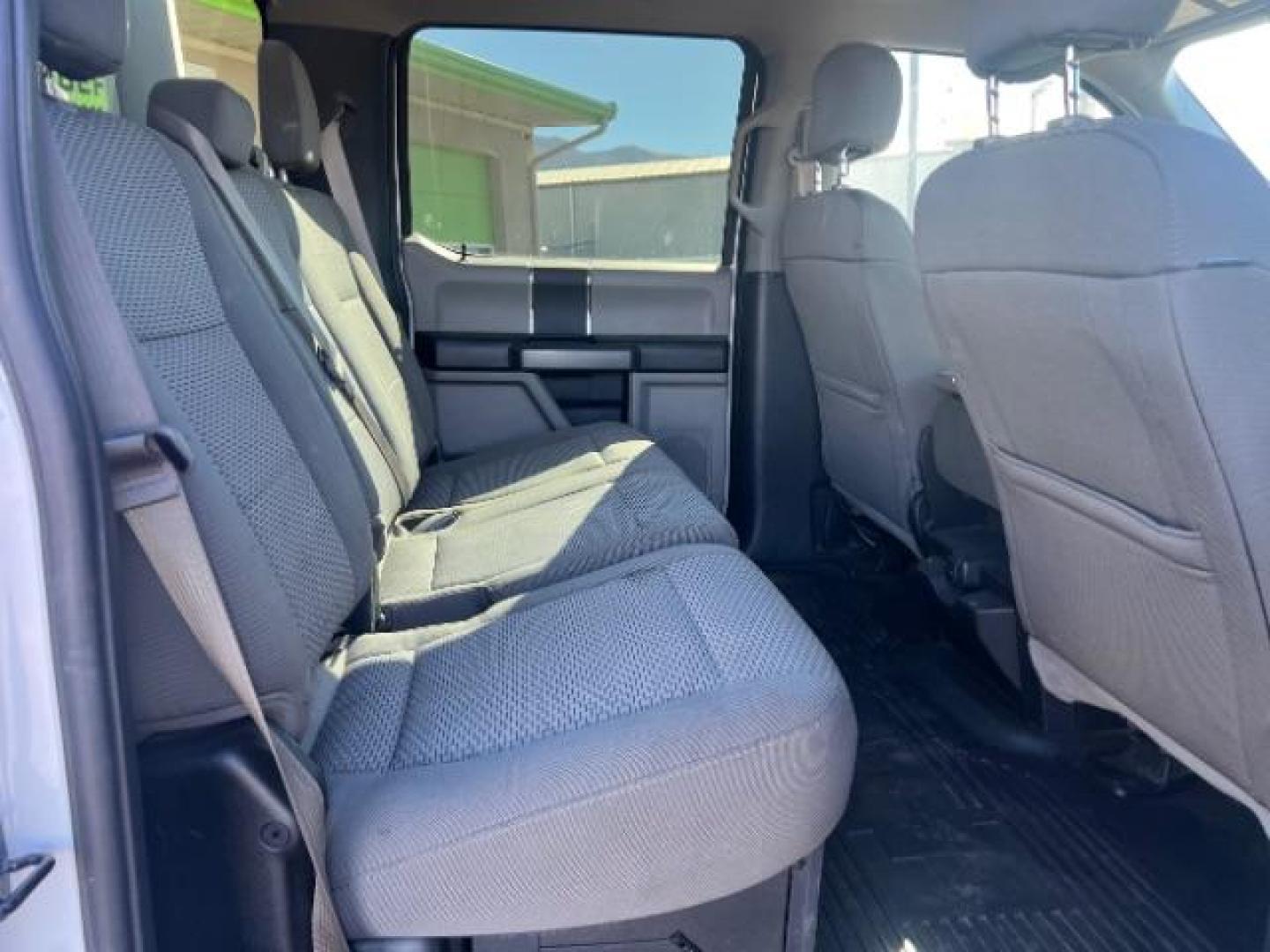 2017 Oxford White /Medium Earth Gray Ford F-550 Chassis XLT (1FD0W5HT1HE) with an Powerstroke 6.7L V-8 diesel direct injection engine, Automatic transmission, located at 940 North Main Street, Cedar City, UT, 84720, (435) 628-0023, 37.692936, -113.061897 - Photo#25