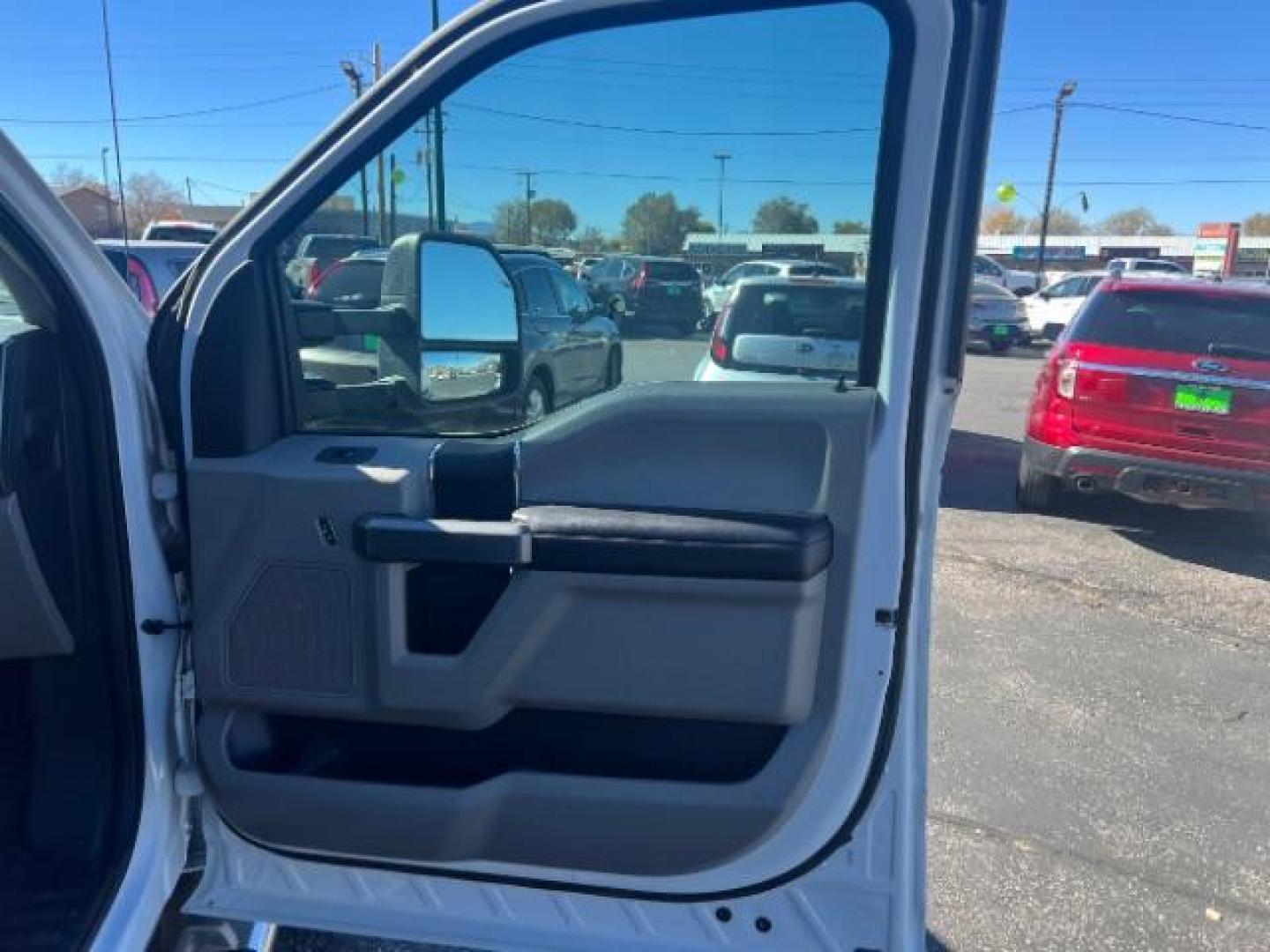 2017 Oxford White /Medium Earth Gray Ford F-550 Chassis XLT (1FD0W5HT1HE) with an Powerstroke 6.7L V-8 diesel direct injection engine, Automatic transmission, located at 940 North Main Street, Cedar City, UT, 84720, (435) 628-0023, 37.692936, -113.061897 - Photo#26