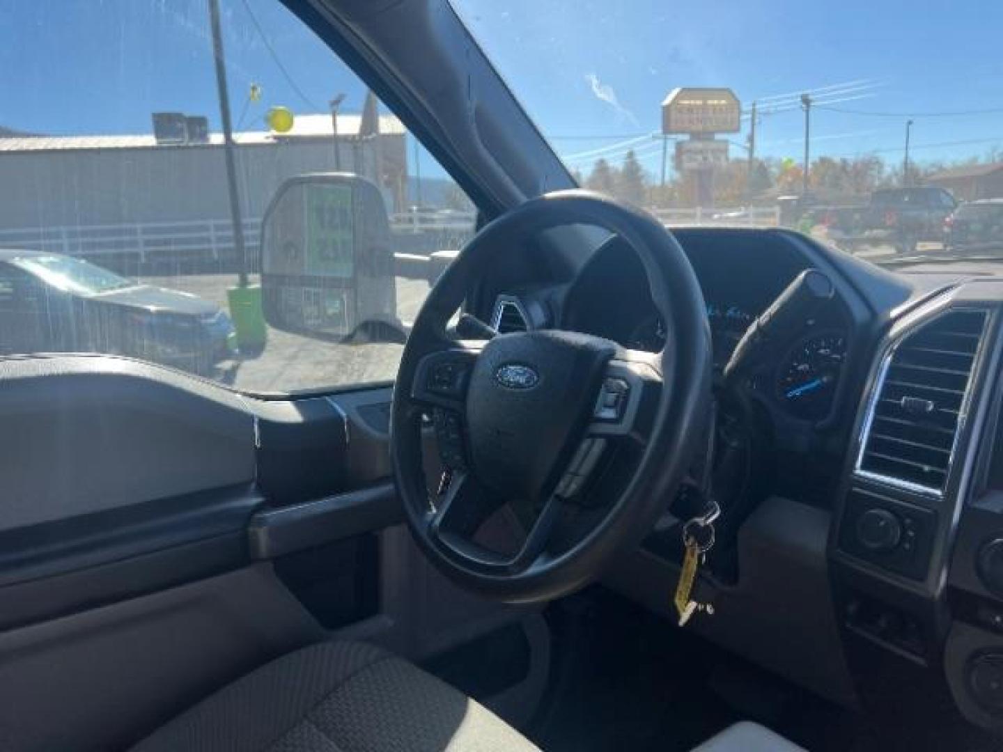 2017 Oxford White /Medium Earth Gray Ford F-550 Chassis XLT (1FD0W5HT1HE) with an Powerstroke 6.7L V-8 diesel direct injection engine, Automatic transmission, located at 940 North Main Street, Cedar City, UT, 84720, (435) 628-0023, 37.692936, -113.061897 - Photo#29