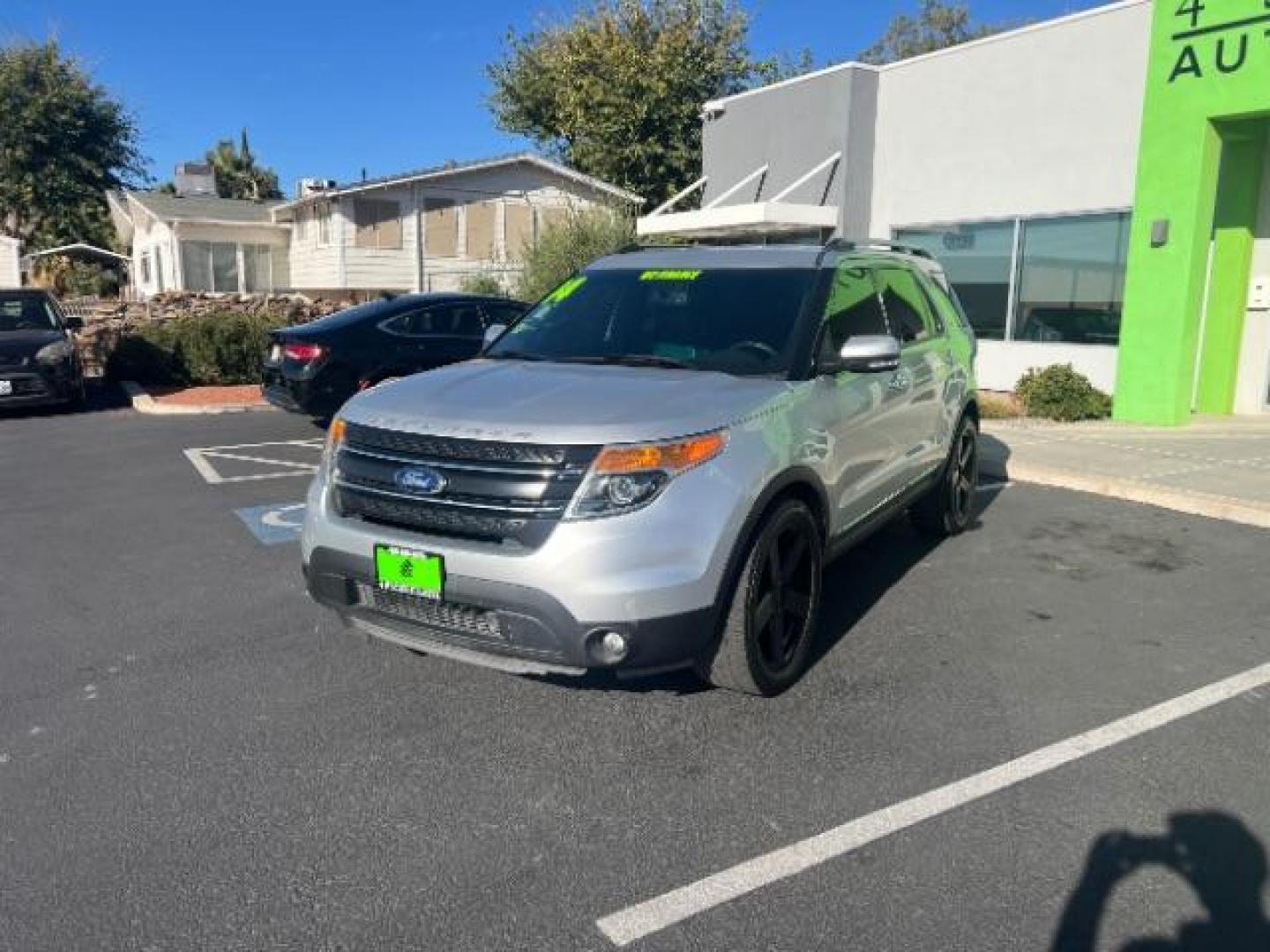 2014 Ingot Silver Metallic /Charcoal Black w/Pecan Inserts Ford Explorer Limited (1FM5K8F84EG) with an 3.5L V-6 DOHC engine, Automatic transmission, located at 940 North Main Street, Cedar City, UT, 84720, (435) 628-0023, 37.692936, -113.061897 - Photo#2