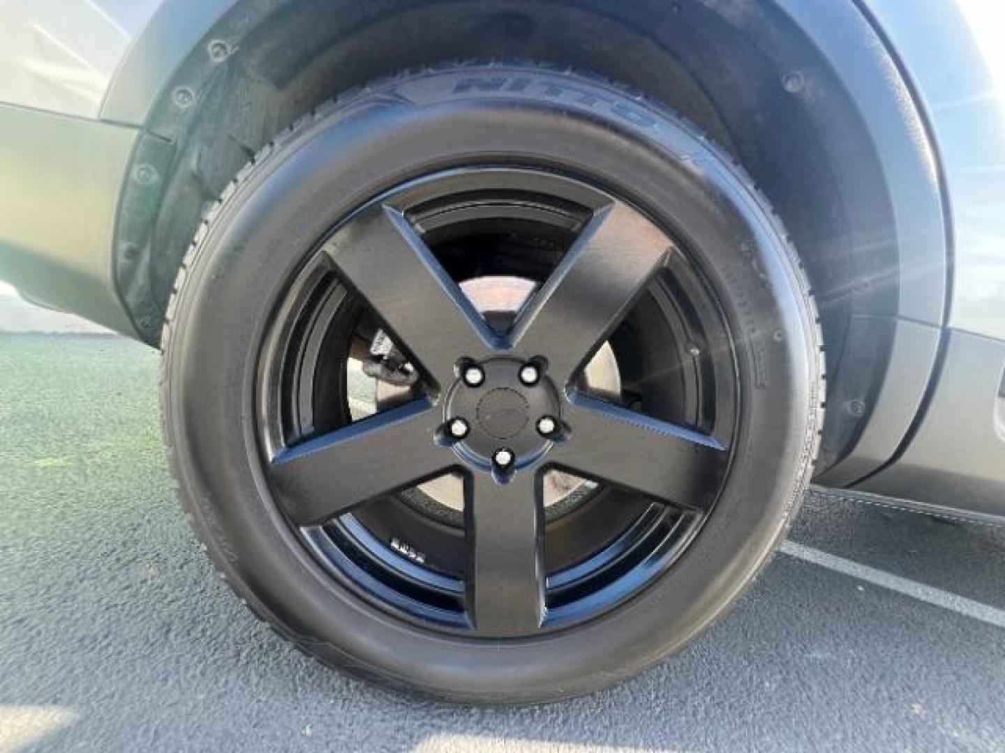 2014 Ingot Silver Metallic /Charcoal Black w/Pecan Inserts Ford Explorer Limited (1FM5K8F84EG) with an 3.5L V-6 DOHC engine, Automatic transmission, located at 940 North Main Street, Cedar City, UT, 84720, (435) 628-0023, 37.692936, -113.061897 - Photo#9