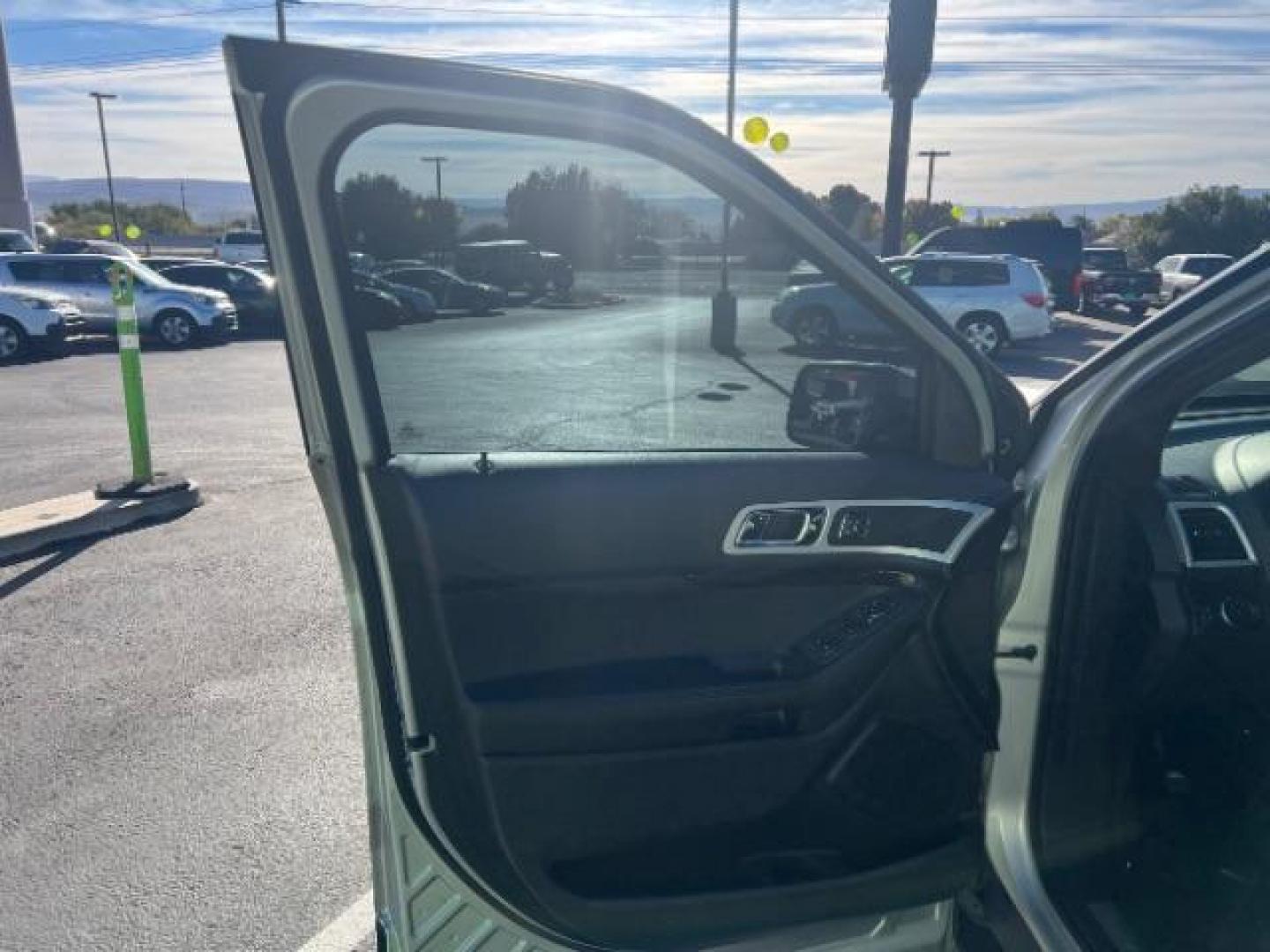 2014 Ingot Silver Metallic /Charcoal Black w/Pecan Inserts Ford Explorer Limited (1FM5K8F84EG) with an 3.5L V-6 DOHC engine, Automatic transmission, located at 940 North Main Street, Cedar City, UT, 84720, (435) 628-0023, 37.692936, -113.061897 - Photo#12