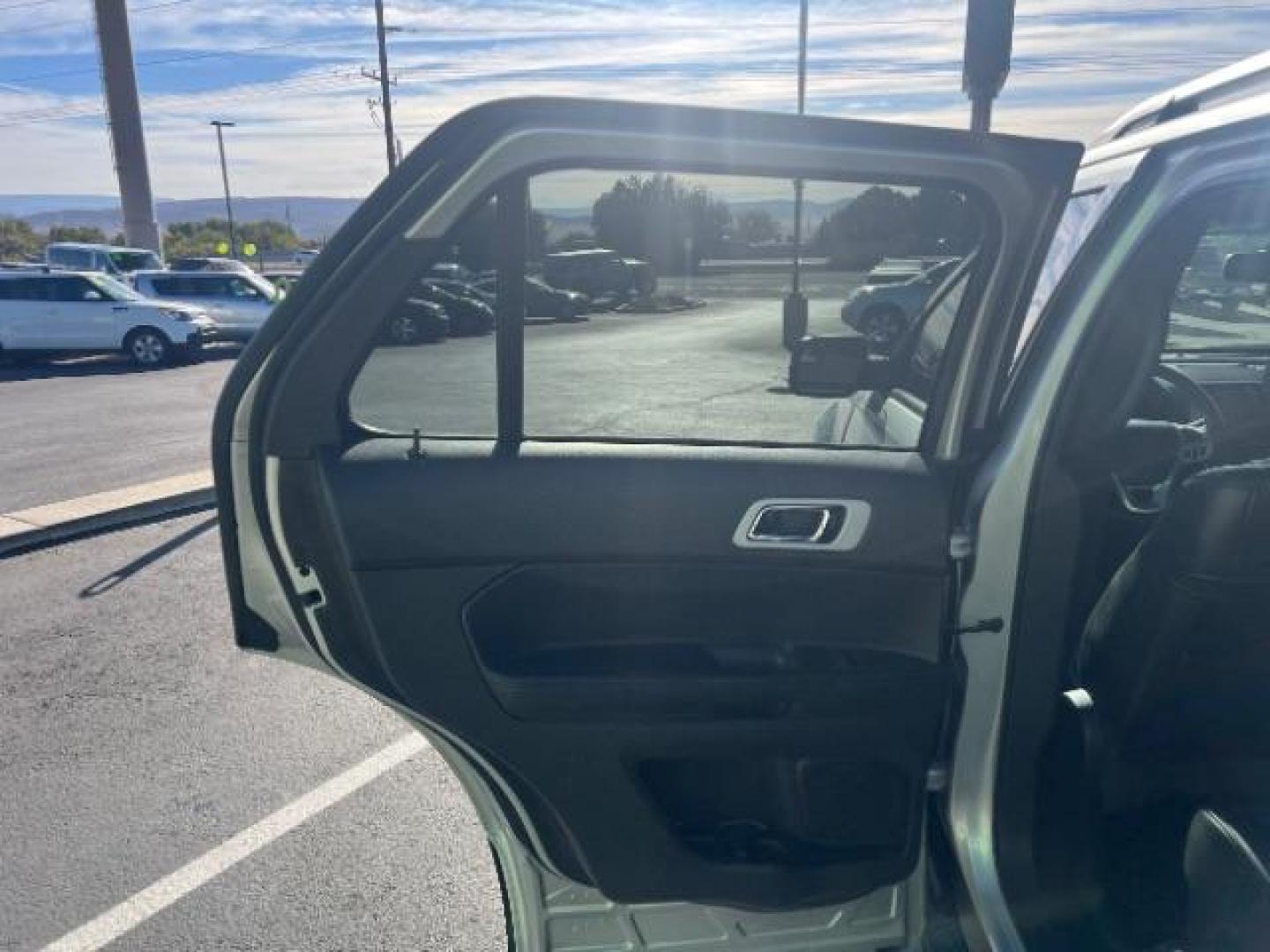 2014 Ingot Silver Metallic /Charcoal Black w/Pecan Inserts Ford Explorer Limited (1FM5K8F84EG) with an 3.5L V-6 DOHC engine, Automatic transmission, located at 940 North Main Street, Cedar City, UT, 84720, (435) 628-0023, 37.692936, -113.061897 - Photo#20