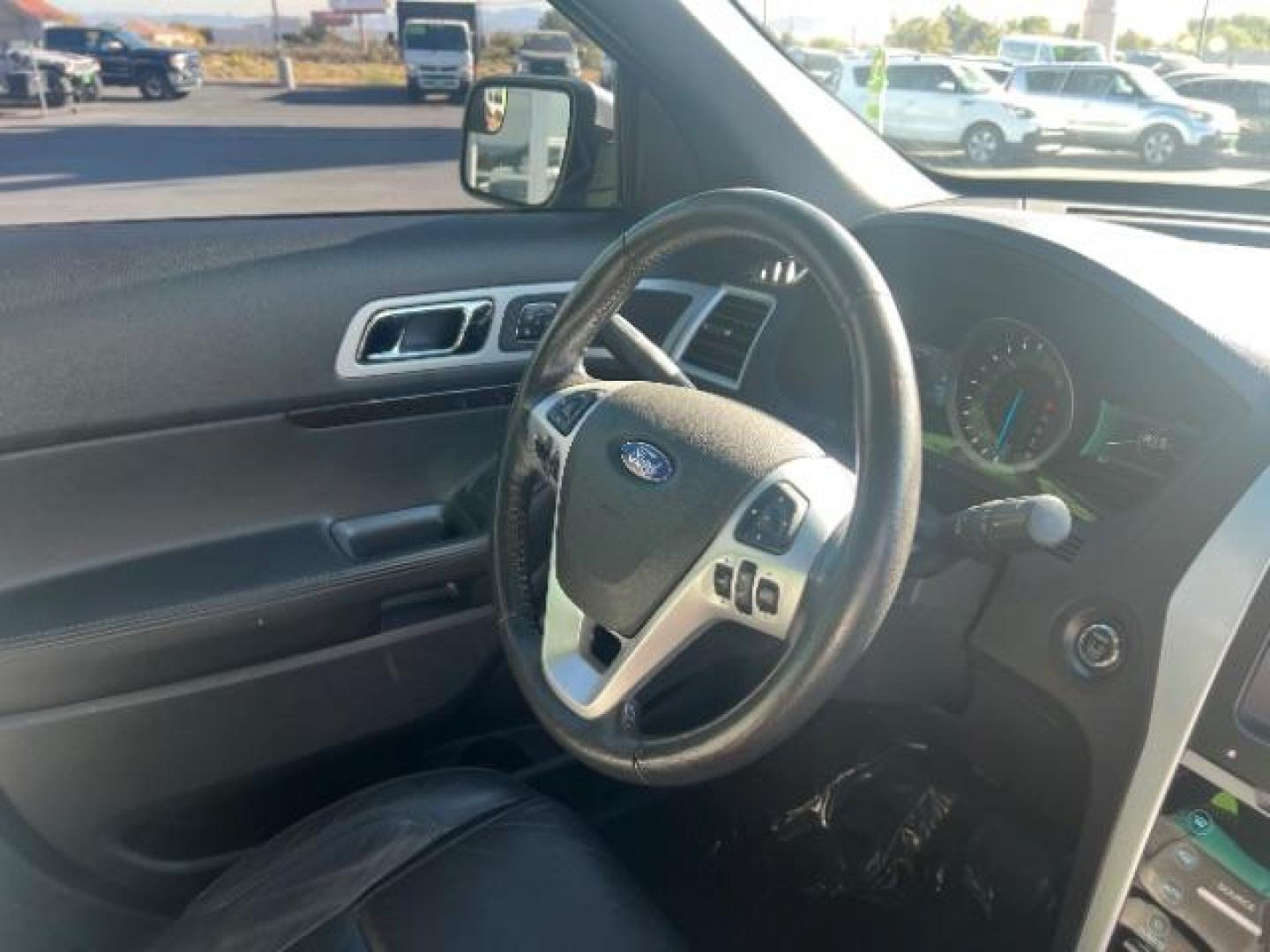 2014 Ingot Silver Metallic /Charcoal Black w/Pecan Inserts Ford Explorer Limited (1FM5K8F84EG) with an 3.5L V-6 DOHC engine, Automatic transmission, located at 940 North Main Street, Cedar City, UT, 84720, (435) 628-0023, 37.692936, -113.061897 - Photo#34