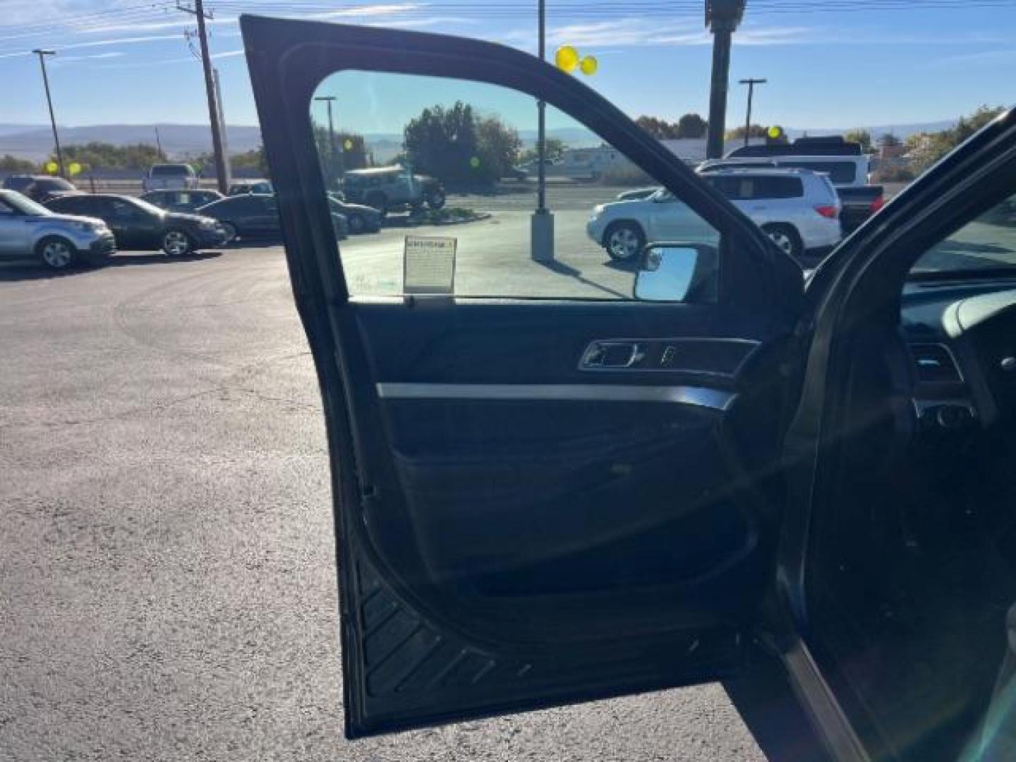2017 Smoked Quartz Metallic Tinted Clearcoat /Ebony Black Ford Explorer XLT (1FM5K7D85HG) with an EcoBoost 2.3L I-4 gasoline direct injection engine, Automatic transmission, located at 1865 East Red Hills Pkwy, St. George, 84770, (435) 628-0023, 37.120850, -113.543640 - We specialize in helping ALL people get the best financing available. No matter your credit score, good, bad or none we can get you an amazing rate. Had a bankruptcy, divorce, or repossessions? We give you the green light to get your credit back on the road. Low down and affordable payments that fit - Photo#12