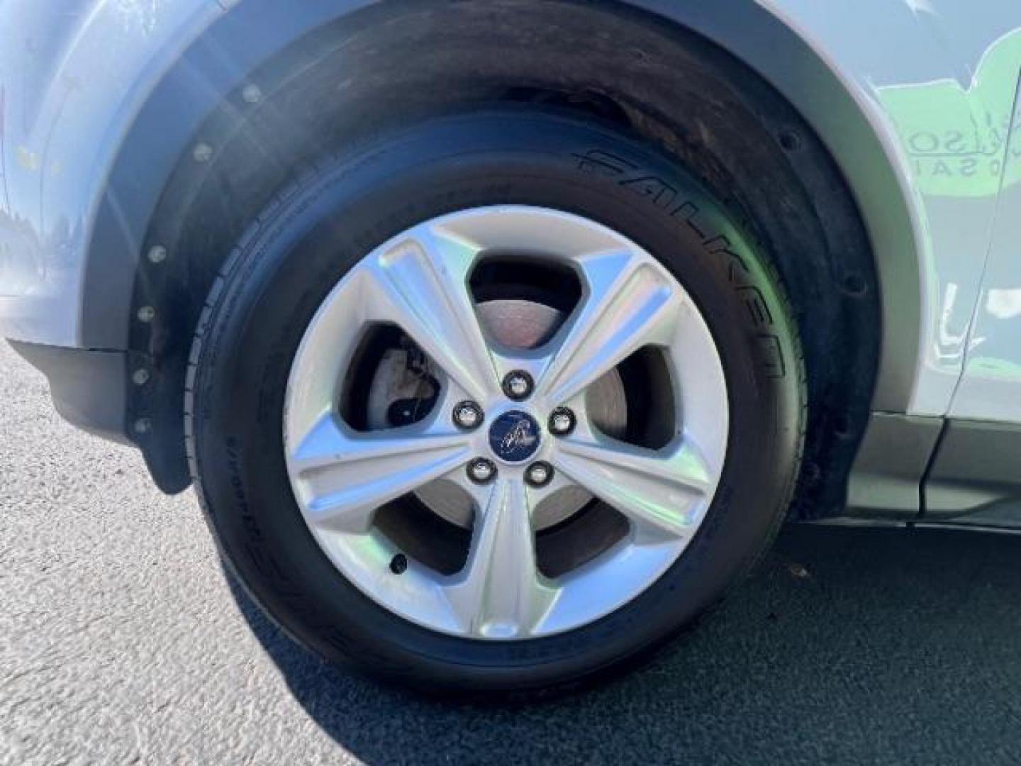 2016 Oxford White /Charcoal Black Ford Escape SE (1FMCU0GXXGU) , Automatic transmission, located at 1865 East Red Hills Pkwy, St. George, 84770, (435) 628-0023, 37.120850, -113.543640 - Photo#9