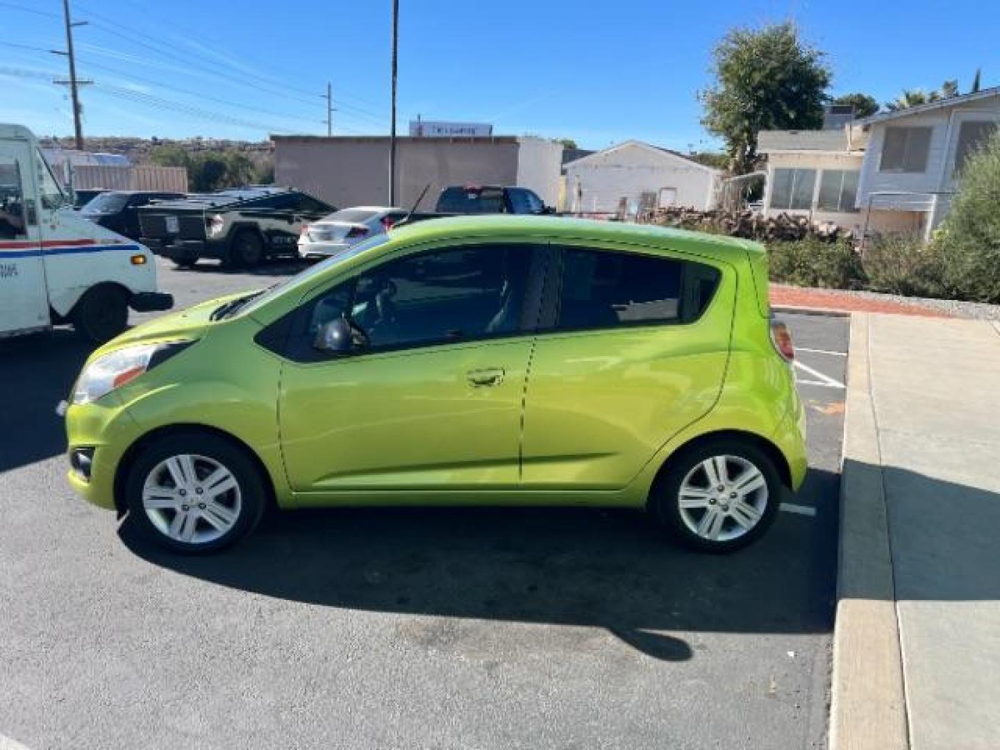 2014 Lime /Green w/Green Trim Chevrolet Spark 1LT Auto (KL8CD6S94EC) with an Ecotec 1.2L I-4 DOHC engine, Automatic transmission, located at 1865 East Red Hills Pkwy, St. George, 84770, (435) 628-0023, 37.120850, -113.543640 - We specialize in helping ALL people get the best financing available. No matter your credit score, good, bad or none we can get you an amazing rate. Had a bankruptcy, divorce, or repossessions? We give you the green light to get your credit back on the road. Low down and affordable payments that fit - Photo#3