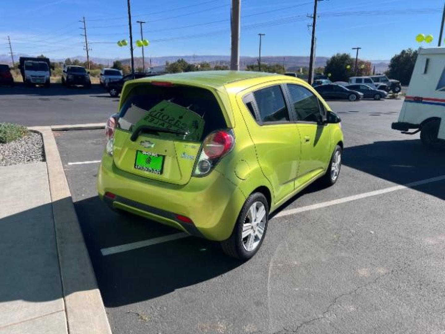 2014 Lime /Green w/Green Trim Chevrolet Spark 1LT Auto (KL8CD6S94EC) with an Ecotec 1.2L I-4 DOHC engine, Automatic transmission, located at 1865 East Red Hills Pkwy, St. George, 84770, (435) 628-0023, 37.120850, -113.543640 - We specialize in helping ALL people get the best financing available. No matter your credit score, good, bad or none we can get you an amazing rate. Had a bankruptcy, divorce, or repossessions? We give you the green light to get your credit back on the road. Low down and affordable payments that fit - Photo#6