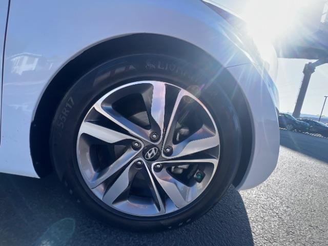 2016 Quartz White Pearl /Gray Hyundai Elantra Limited (5NPDH4AE3GH) with an Nu 1.8L I-4 DOHC engine, Automatic transmission, located at 1865 East Red Hills Pkwy, St. George, 84770, (435) 628-0023, 37.120850, -113.543640 - We specialize in helping ALL people get the best financing available. No matter your credit score, good, bad or none we can get you an amazing rate. Had a bankruptcy, divorce, or repossessions? We give you the green light to get your credit back on the road. Low down and affordable payments that fit - Photo#9