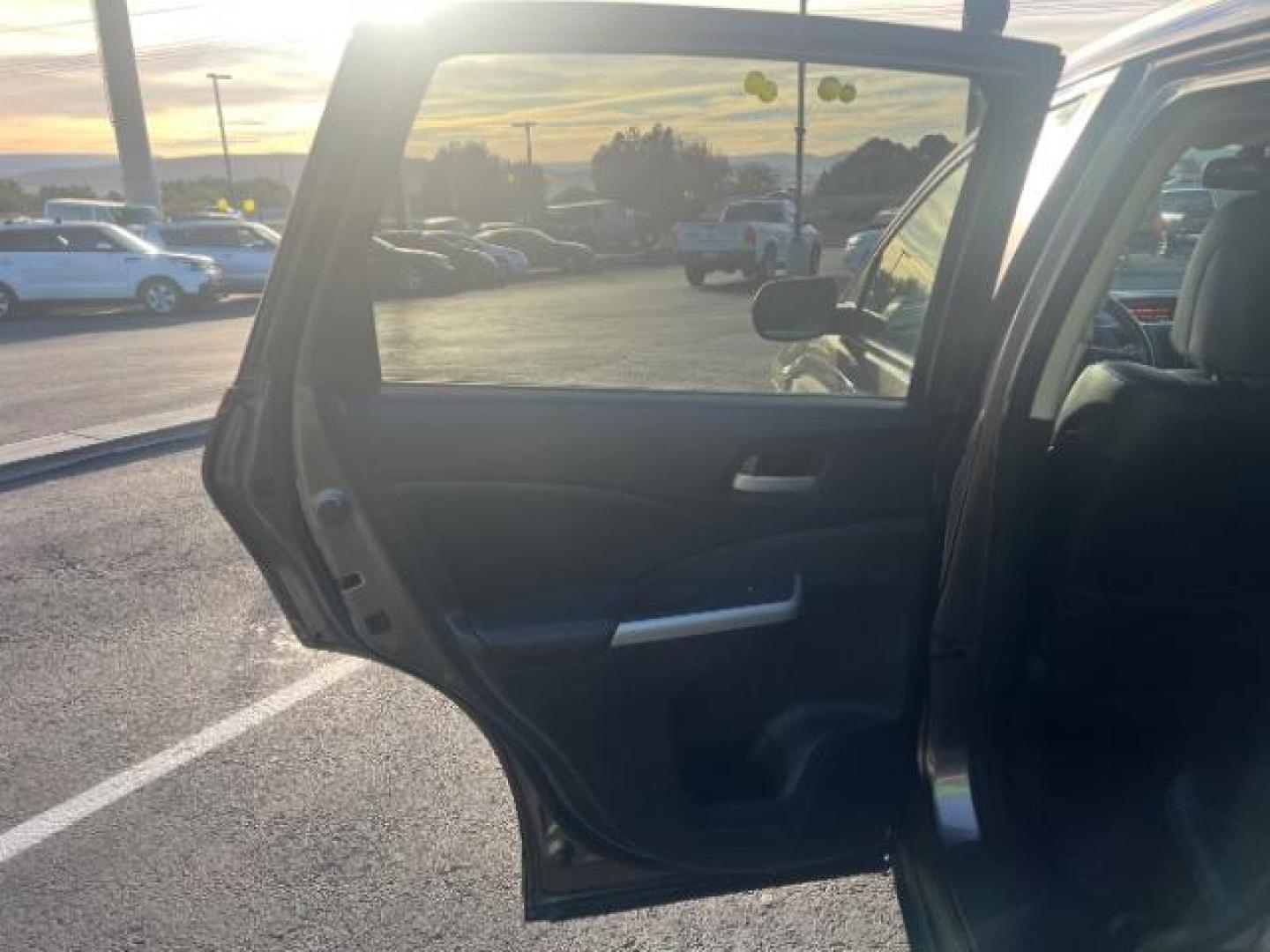 2014 Polished Metal Metallic /Black Honda CR-V EX-L (2HKRM4H7XEH) with an 2.4L I-4 DOHC engine, Automatic transmission, located at 1865 East Red Hills Pkwy, St. George, 84770, (435) 628-0023, 37.120850, -113.543640 - We specialize in helping ALL people get the best financing available. No matter your credit score, good, bad or none we can get you an amazing rate. Had a bankruptcy, divorce, or repossessions? We give you the green light to get your credit back on the road. Low down and affordable payments that fit - Photo#19