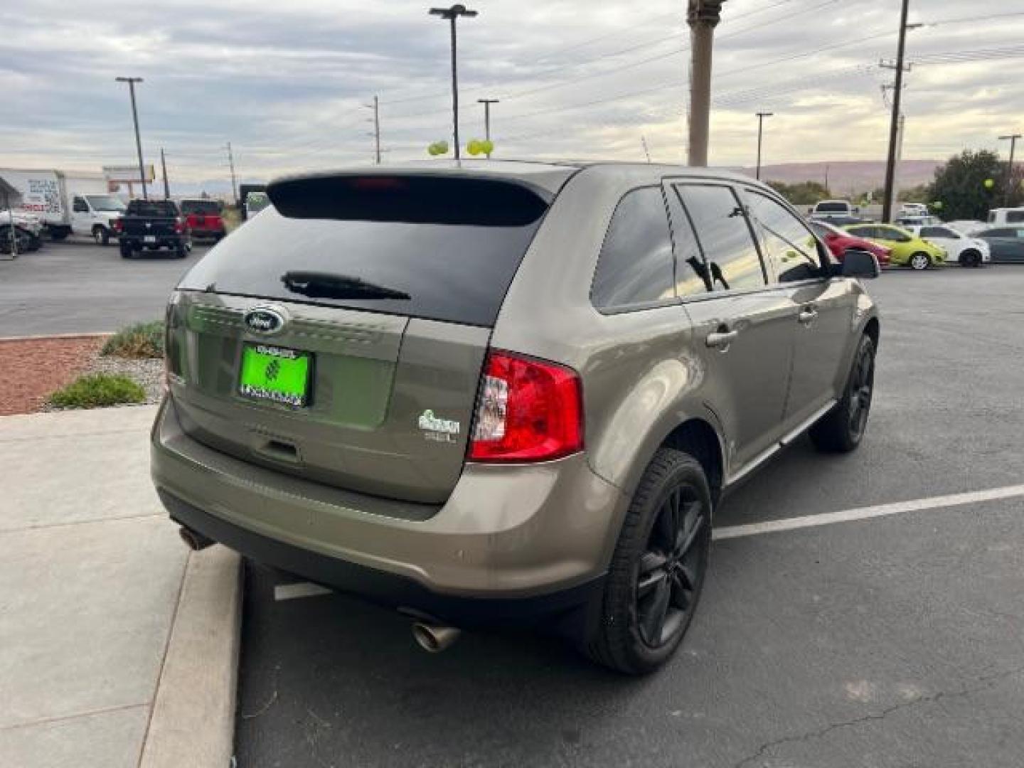 2014 Mineral Gray Metallic /Charcoal Black Ford Edge SEL (2FMDK3JC8EB) with an 3.5L V-6 DOHC engine, Automatic transmission, located at 1865 East Red Hills Pkwy, St. George, 84770, (435) 628-0023, 37.120850, -113.543640 - We specialize in helping ALL people get the best financing available. No matter your credit score, good, bad or none we can get you an amazing rate. Had a bankruptcy, divorce, or repossessions? We give you the green light to get your credit back on the road. Low down and affordable payments that fit - Photo#6